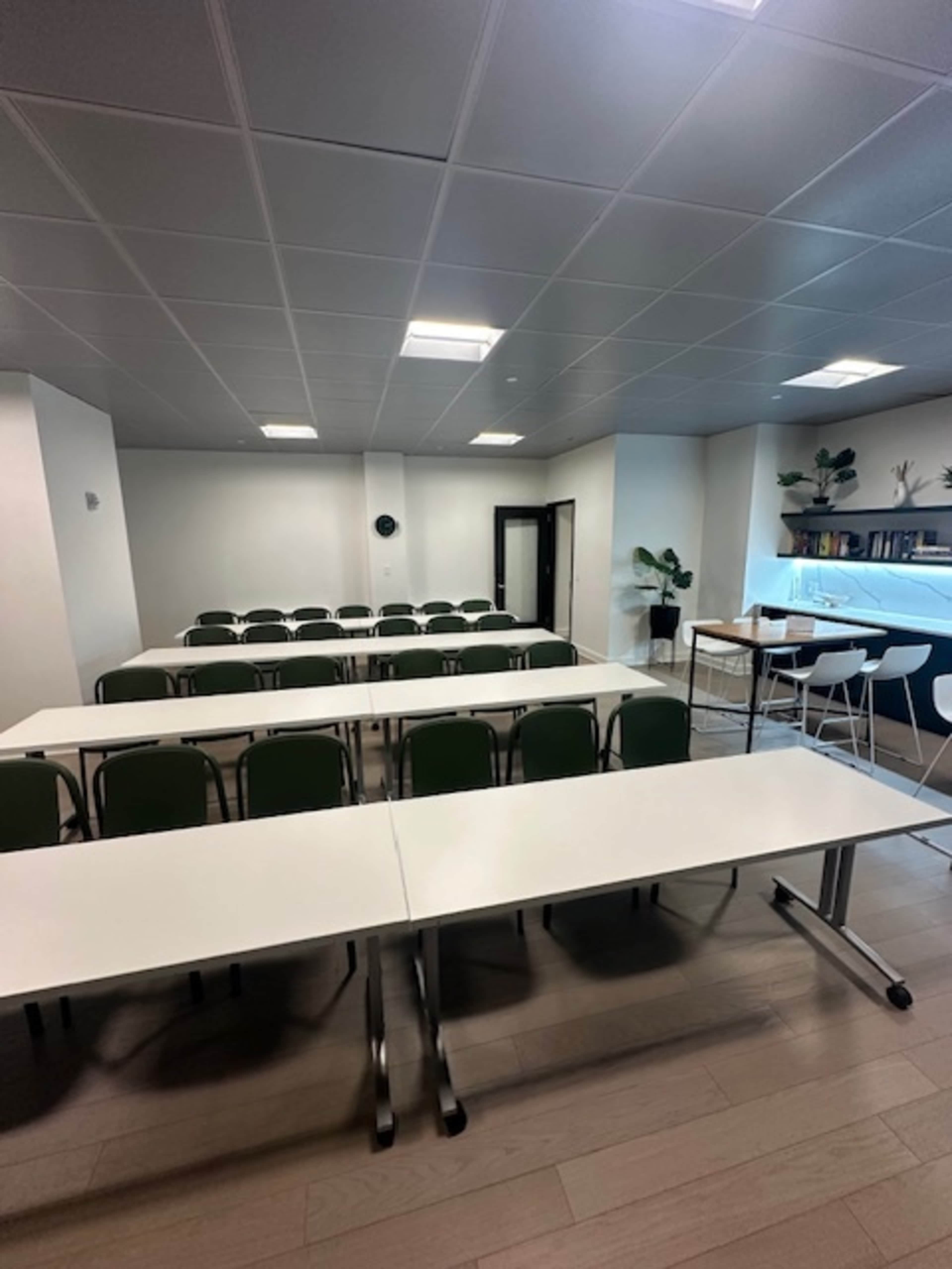 Modern Coworking Meeting Space with included AV and outside catering allowed Image in Lower Manhattan, New York, NY