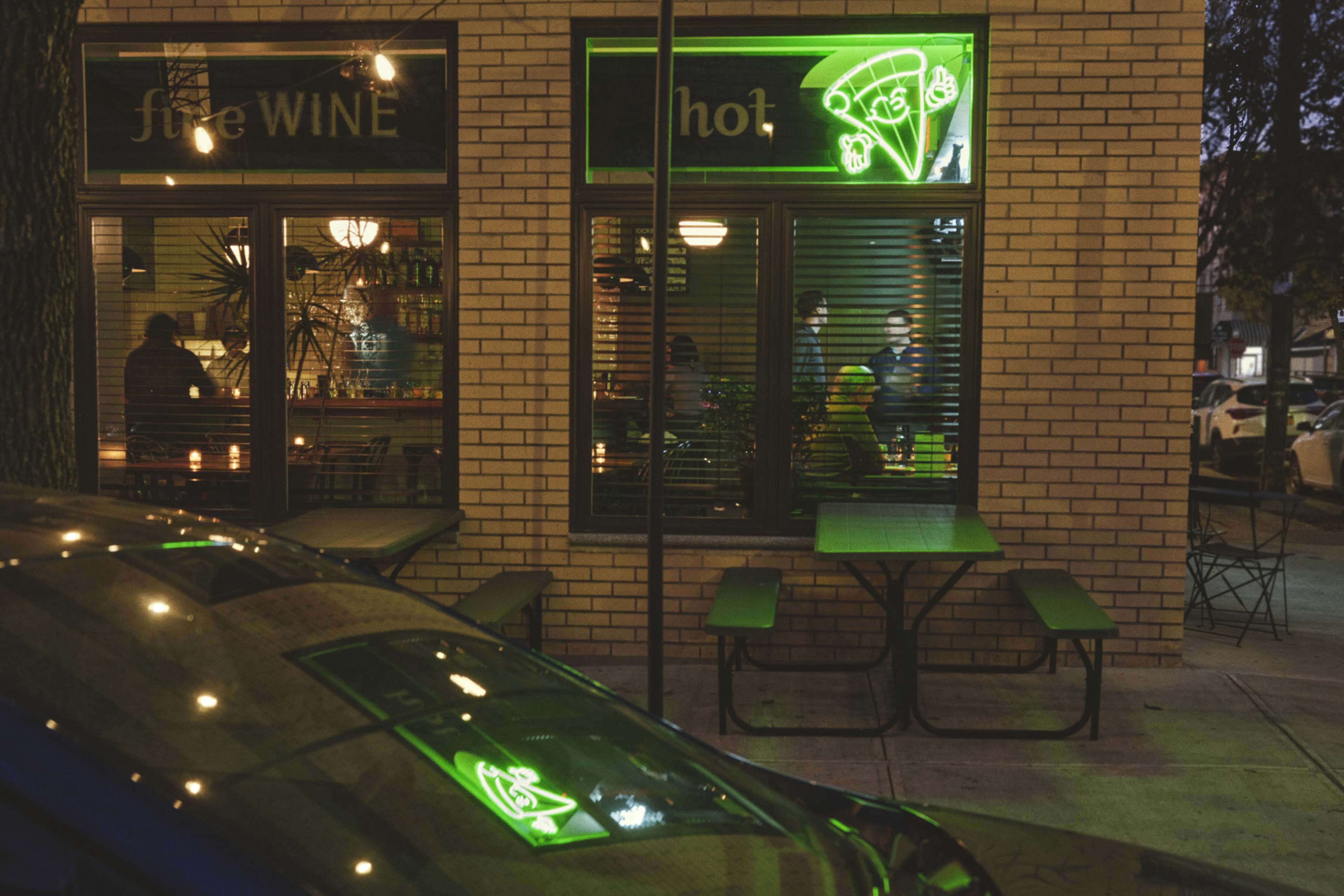 Pizza Restaurant & Bar in Ridgewood, NY Image in Ridgewood, Ridgewood, NY
