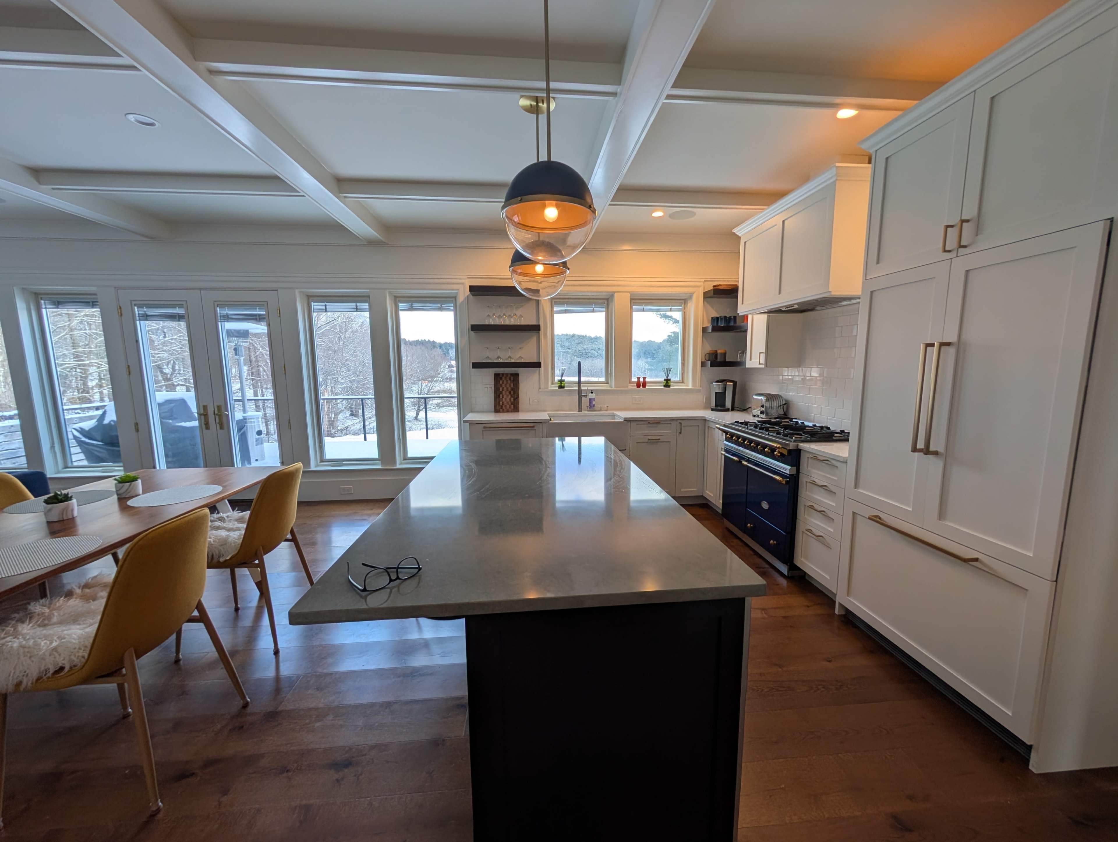 Light-filled, modern Apartment with Farm Vista Image in Framingham, Framingham, MA