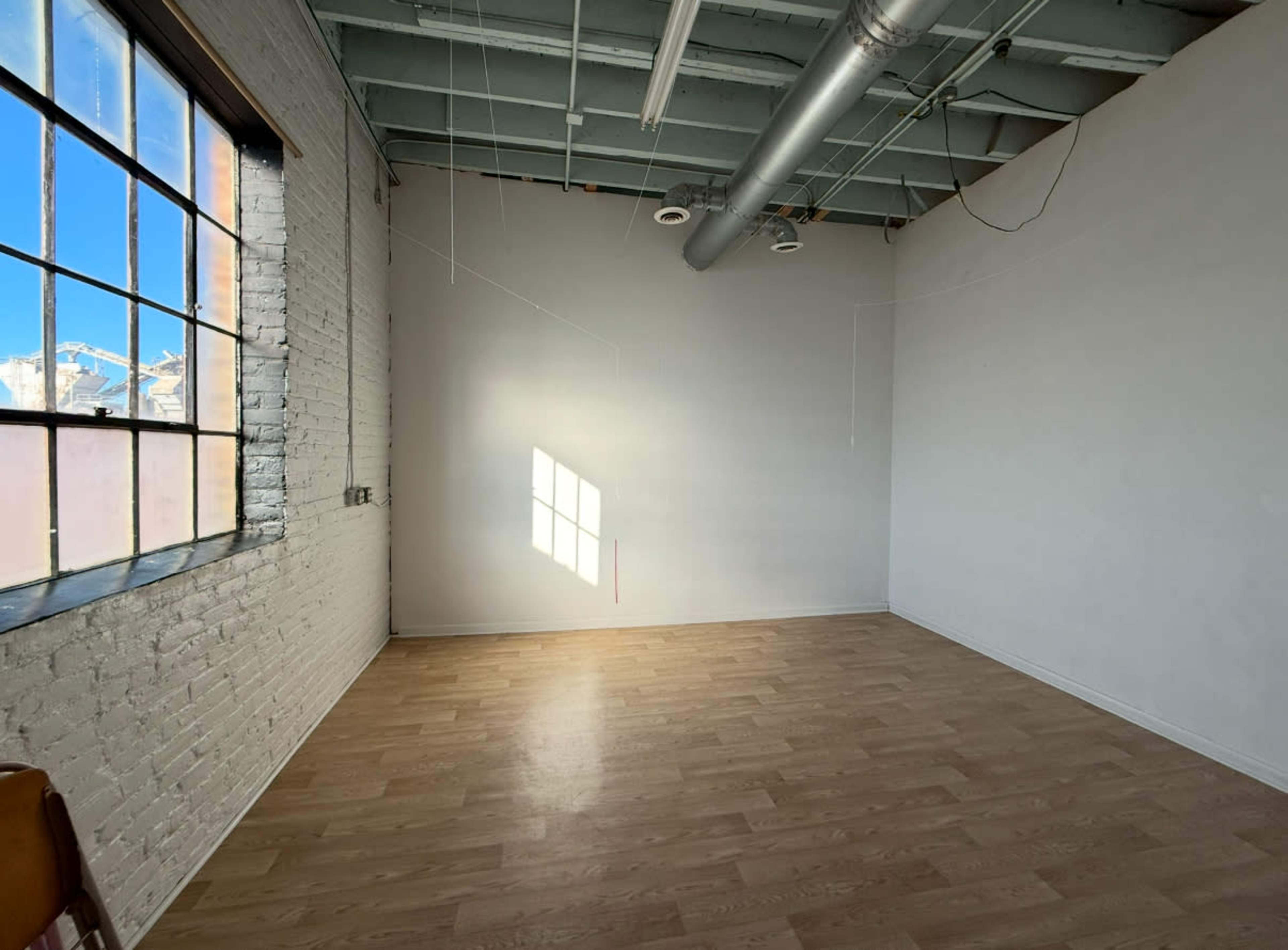 Downtown Studio with natural lighting Image in Roanoke, Roanoke, VA