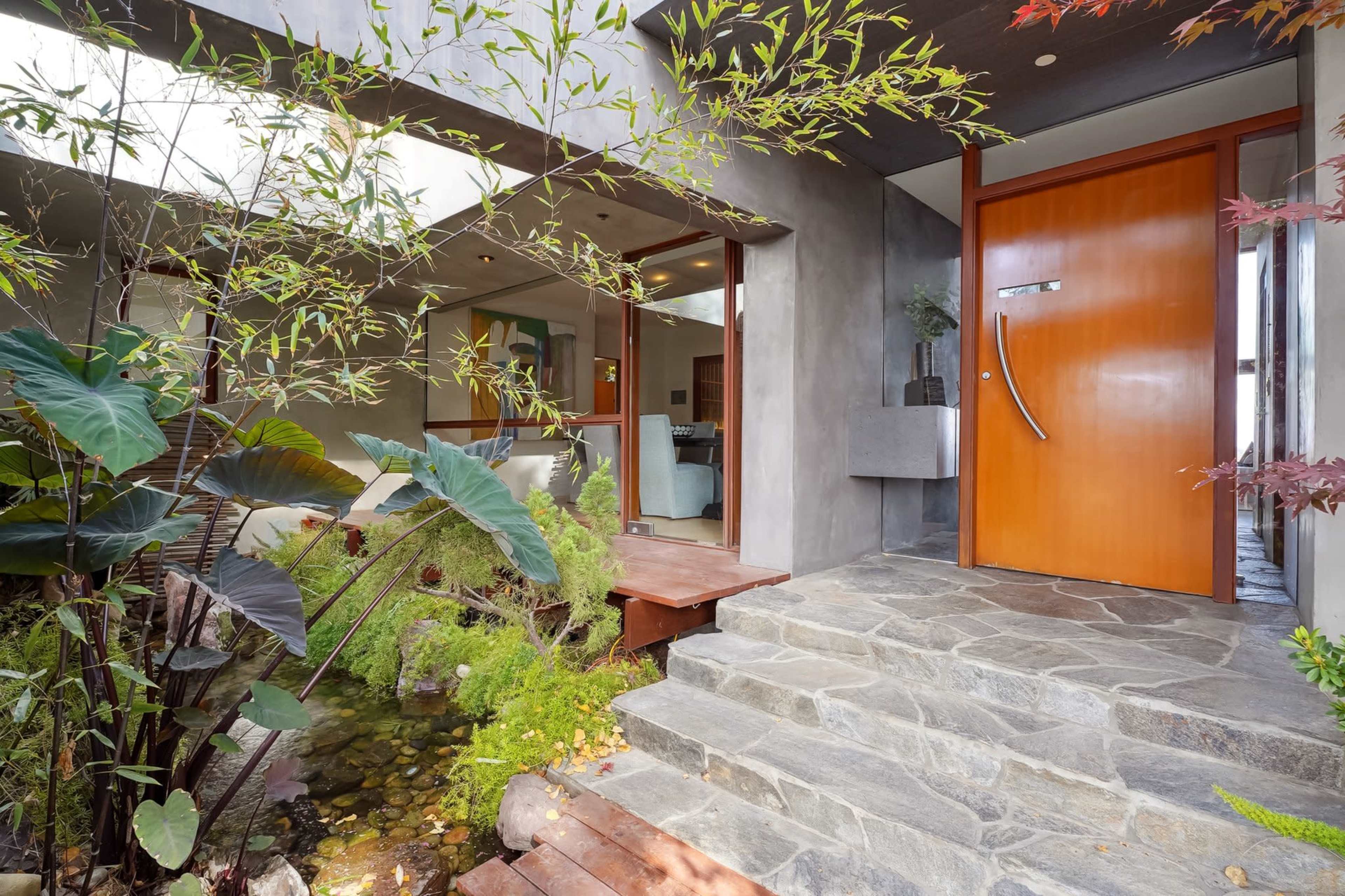 Los Angeles Mansion, Modern,  Lake view with pool Image in Bel Air, Los Angeles, CA