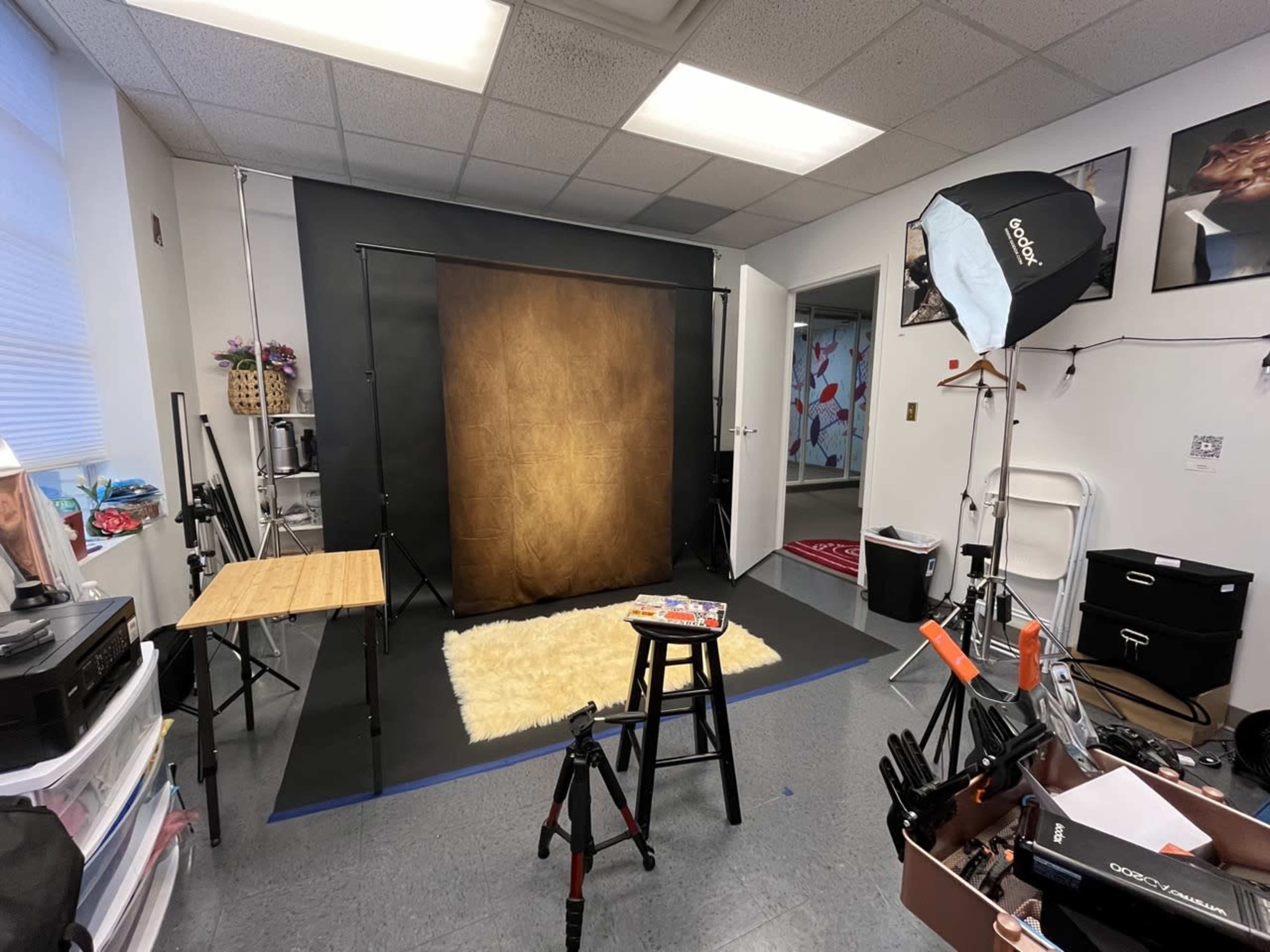 Downtown Studio with Natural Light Image in Downtown Atlanta, Atlanta, GA