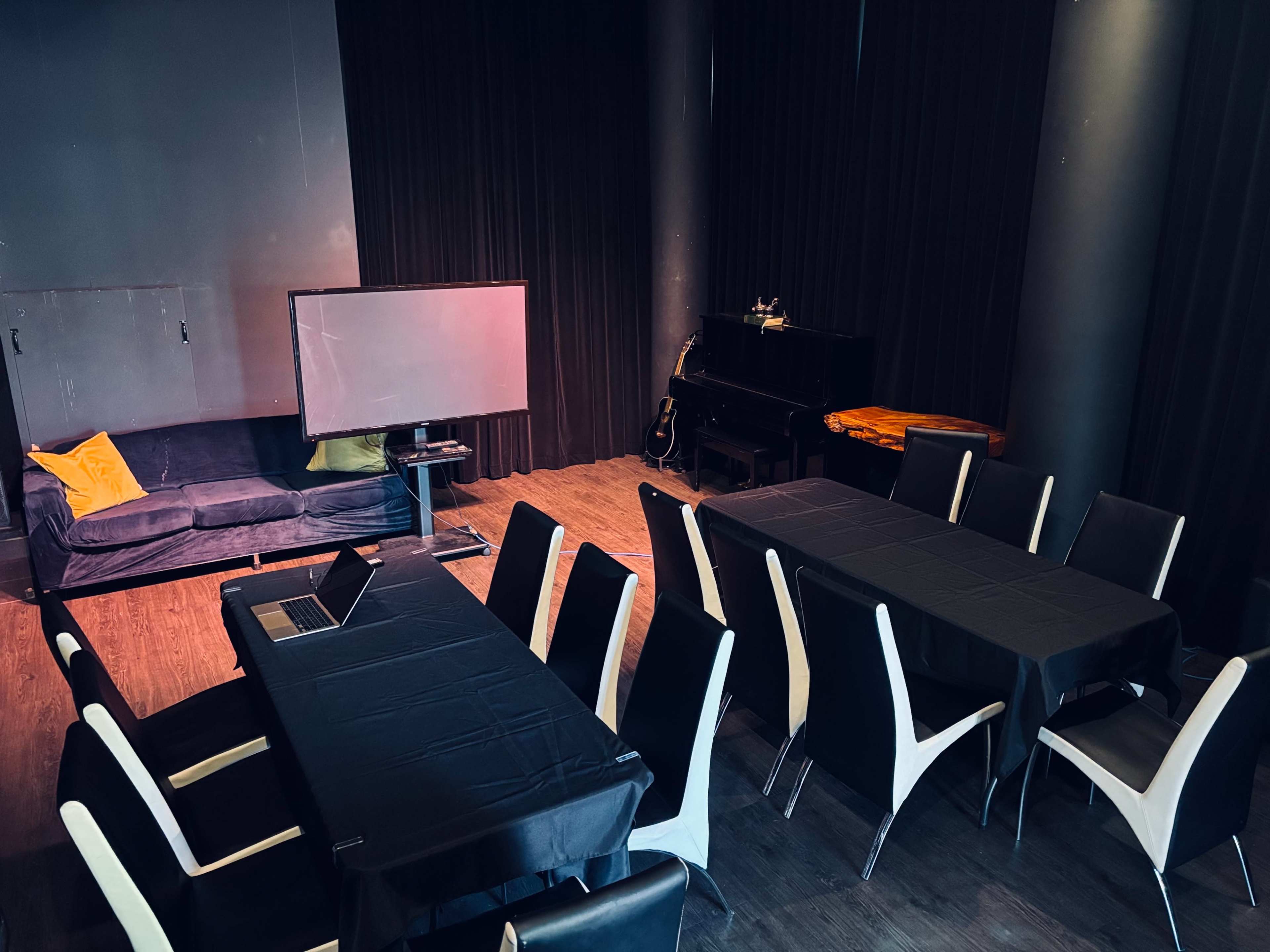 Boutique Downtown Performance Studio Image in Trinity-Bellwoods, Toronto, ON