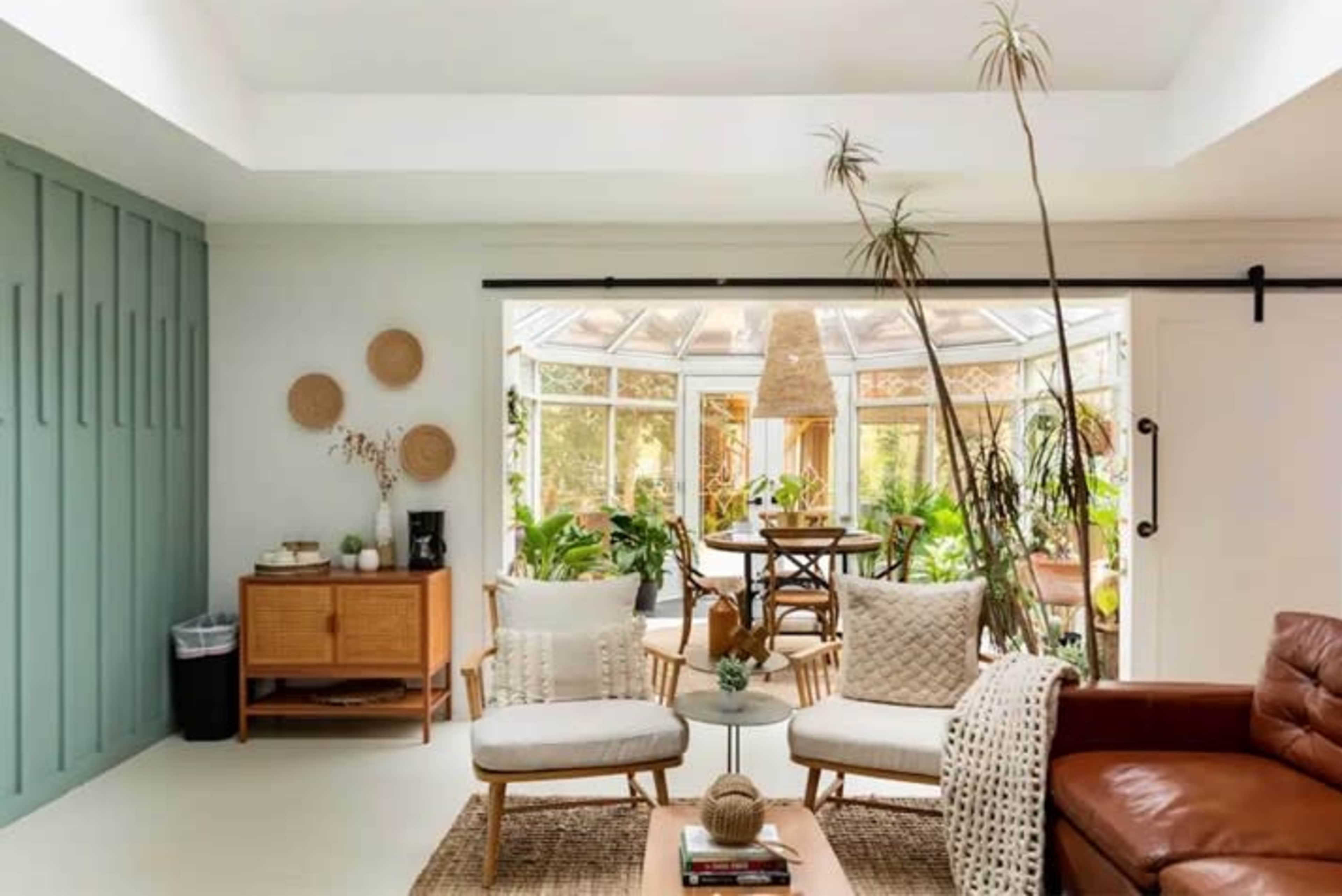 The Atlanta Treehouse Escape – RV Treehouse Event Venue Image in East Point, Atlanta, GA