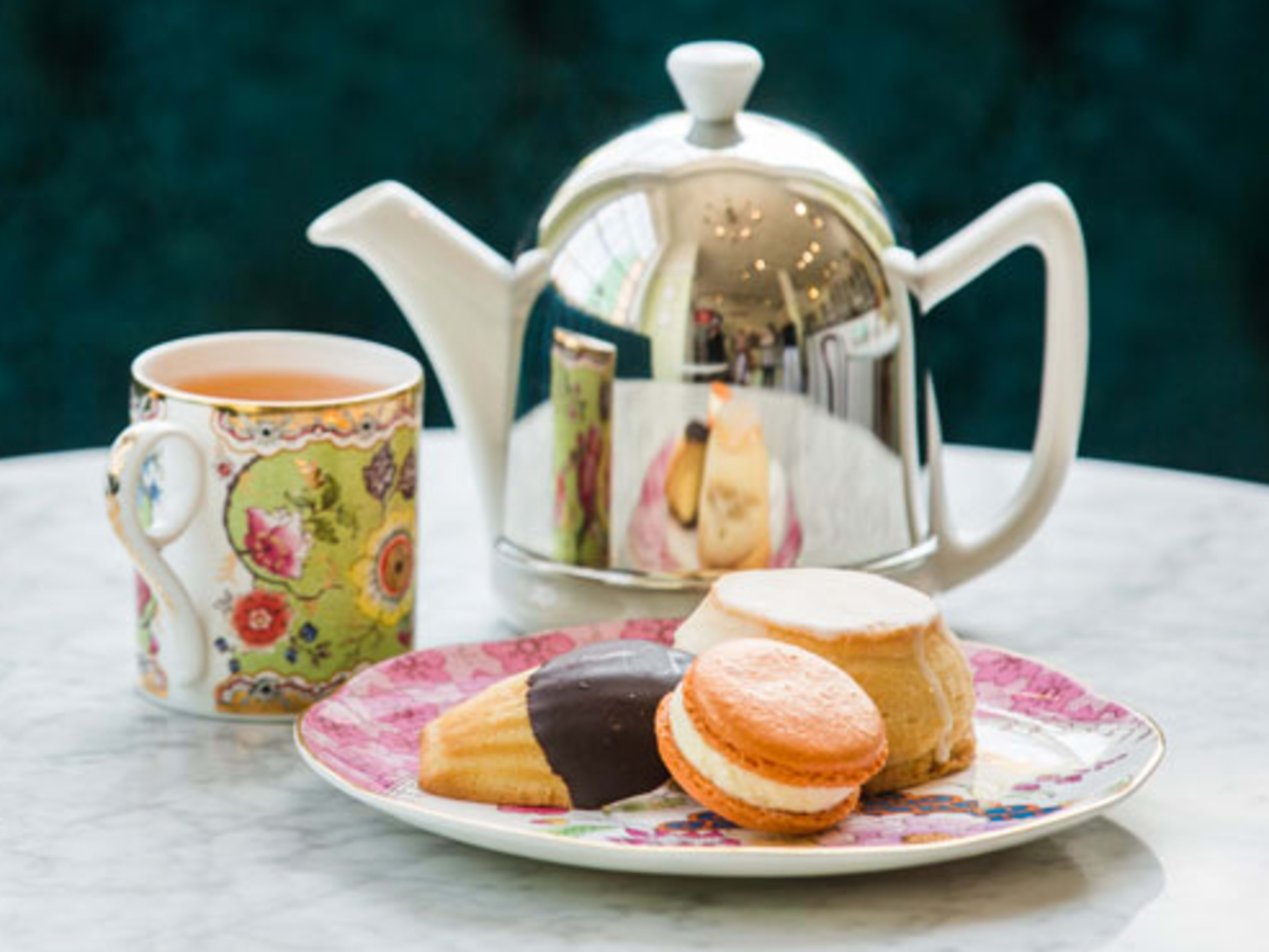 English Tea Service with Cookie/Scone Platter