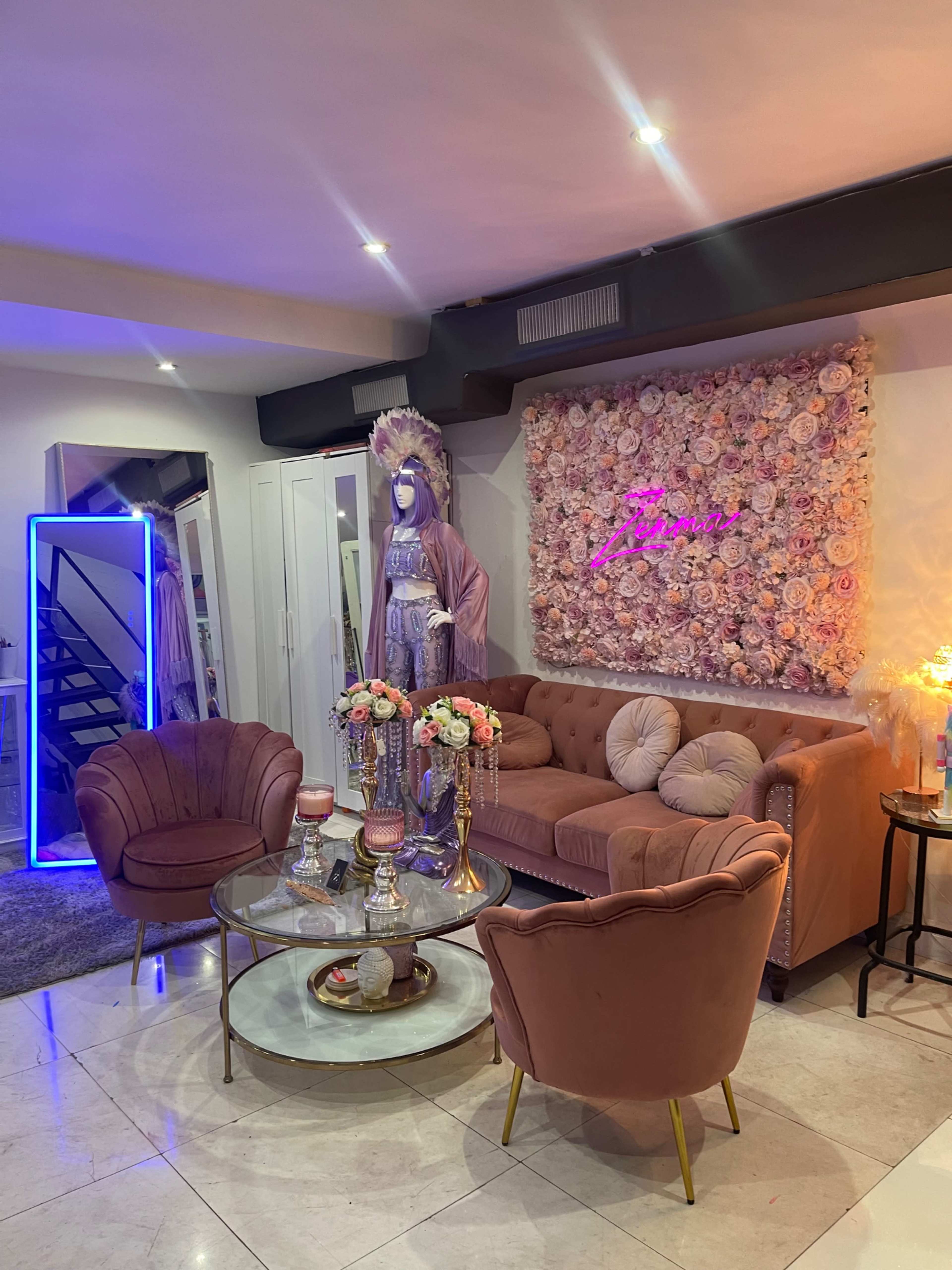 Beautiful retail store front, workspace Image in Miami, Miami, FL