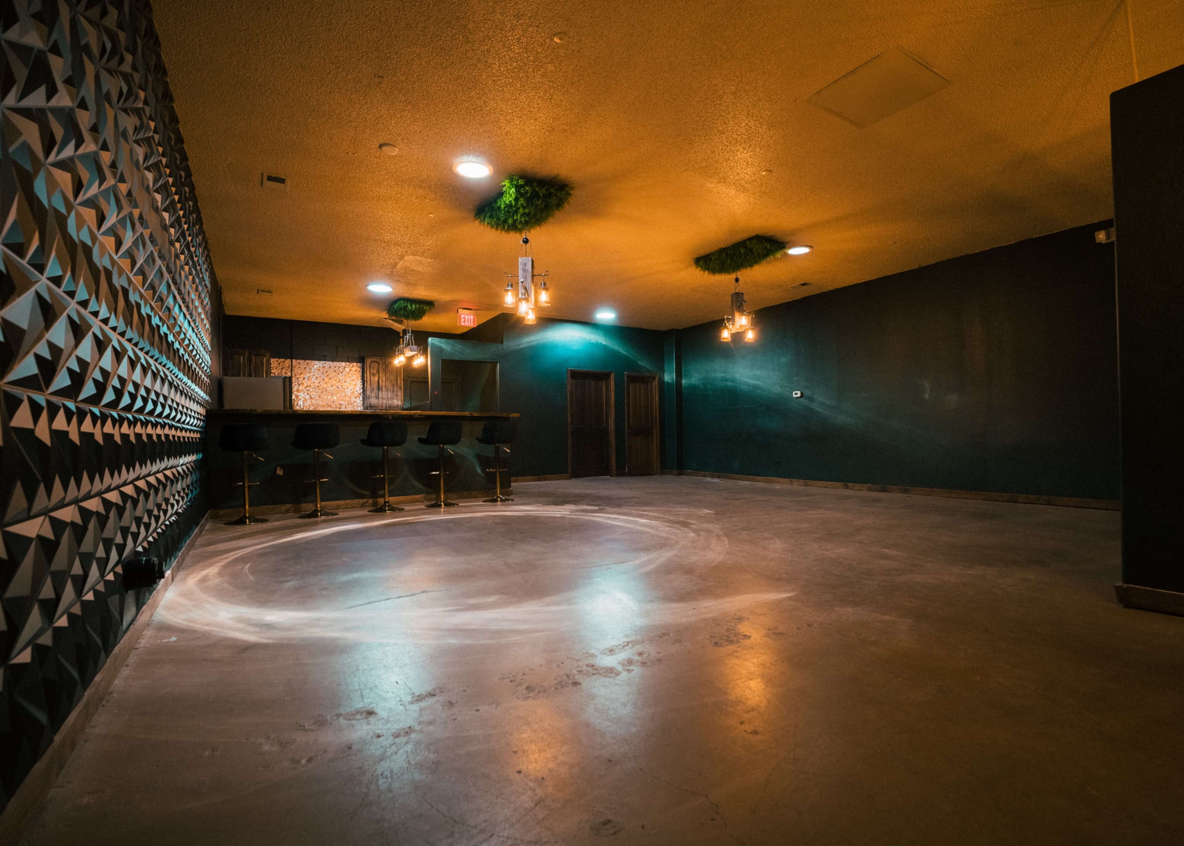 Speakeasy Vibe Event Space/Photo Studio Image in Alamedan Valley, Albuquerque, NM