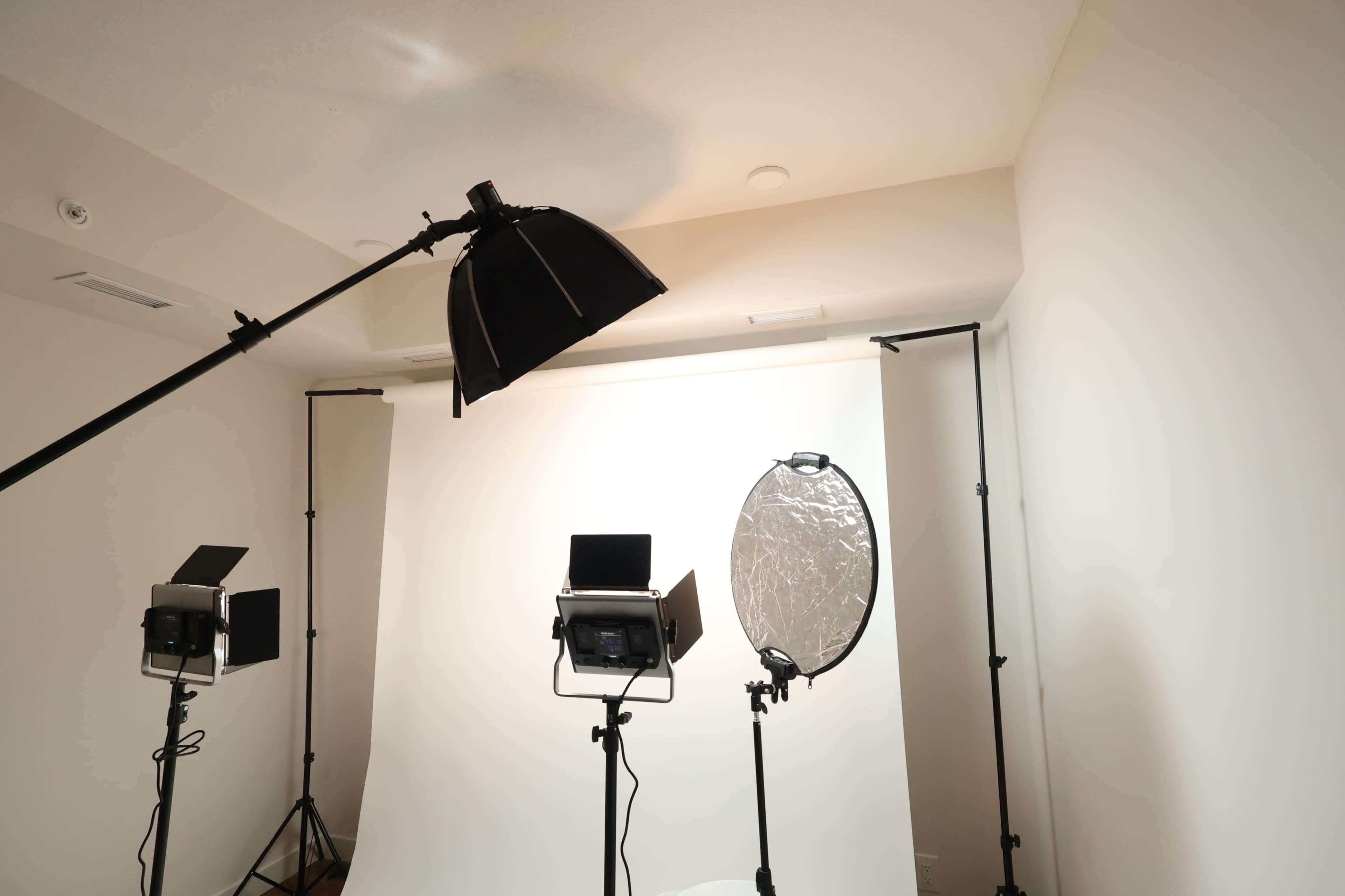 Modern Studio with Flexible Setup Options Image in Northwest Calgary, Calgary, AB