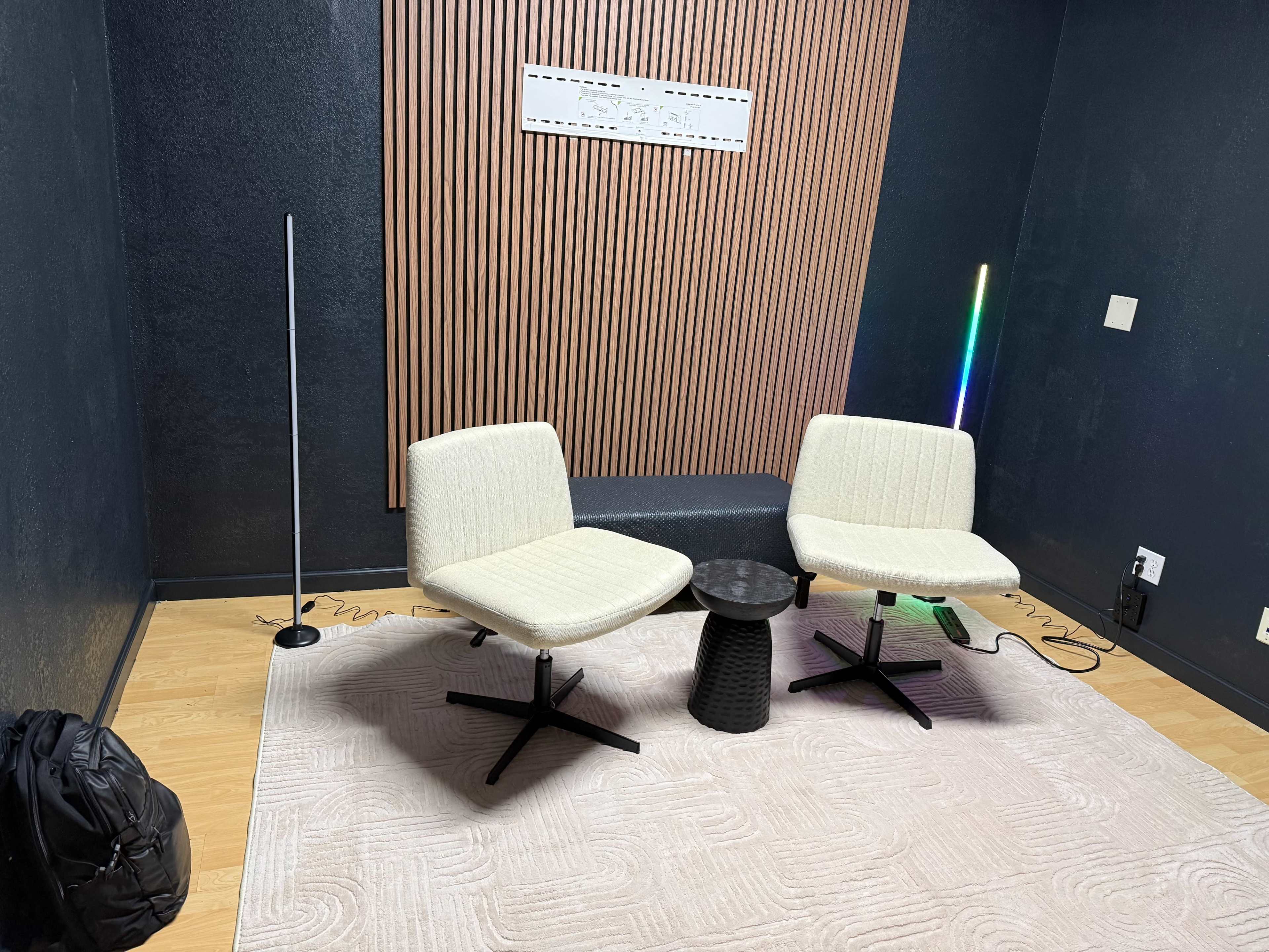 Minimalist Studio-Content Creation, Podcast, Writers Room, Small Meeting Space Image in Davis Tract, San Leandro, CA