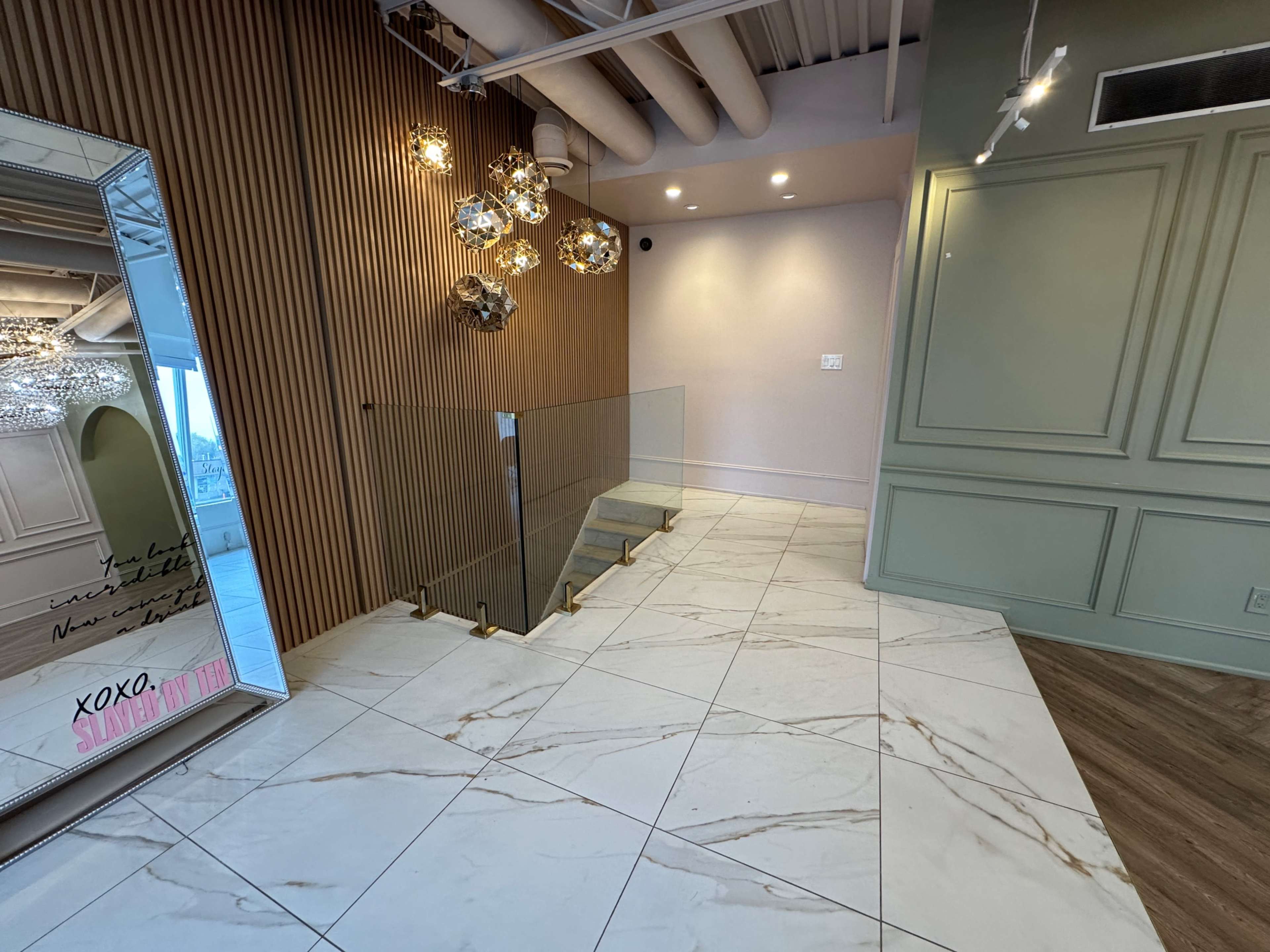 Glamour Loft: The Ideal Setting for Your Next Shoot Image in Armdale, Scarborough, ON