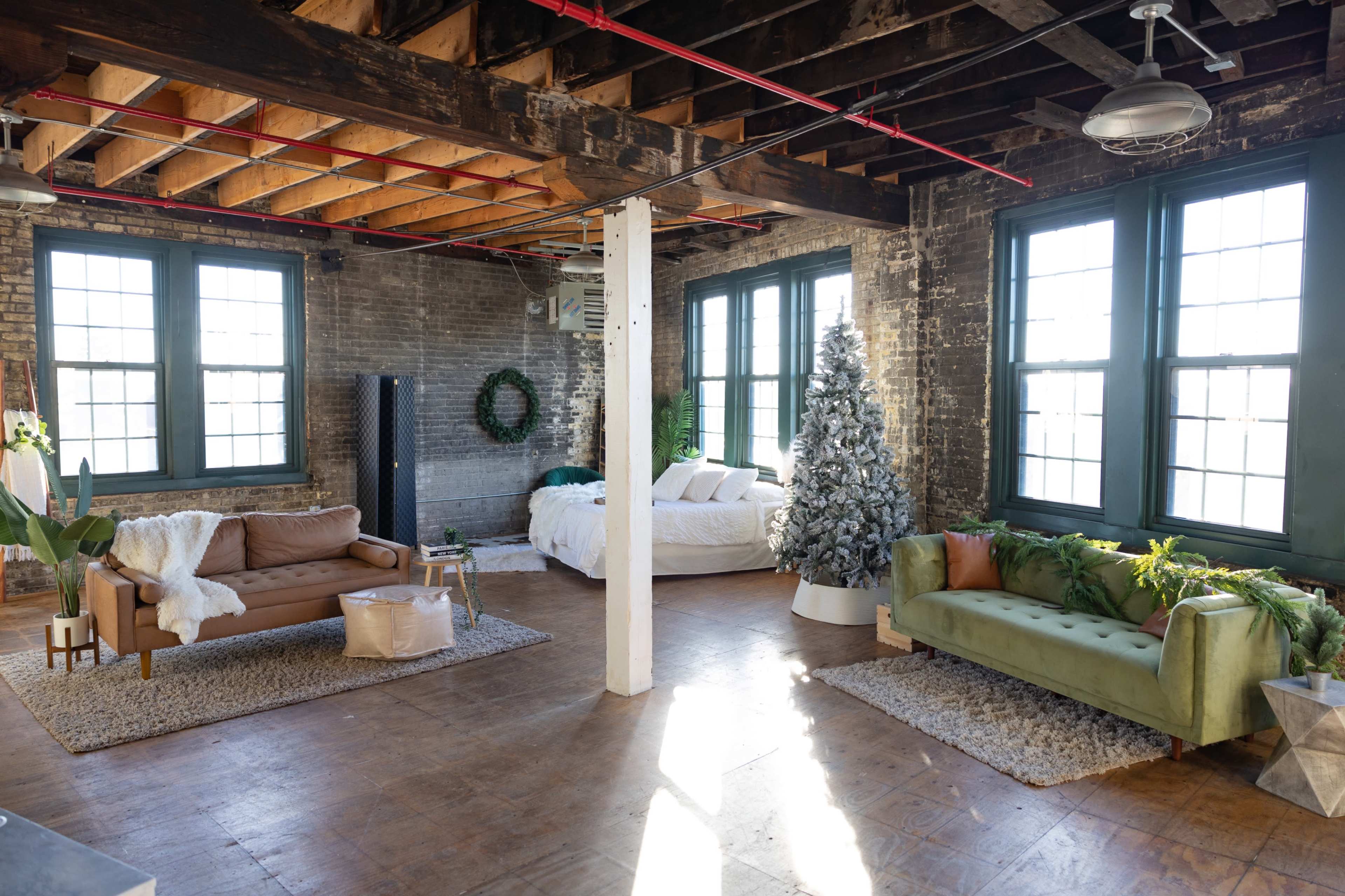 Bayview Natural Light Studio with Exposed Brick Image in Bay View, Milwaukee, WI