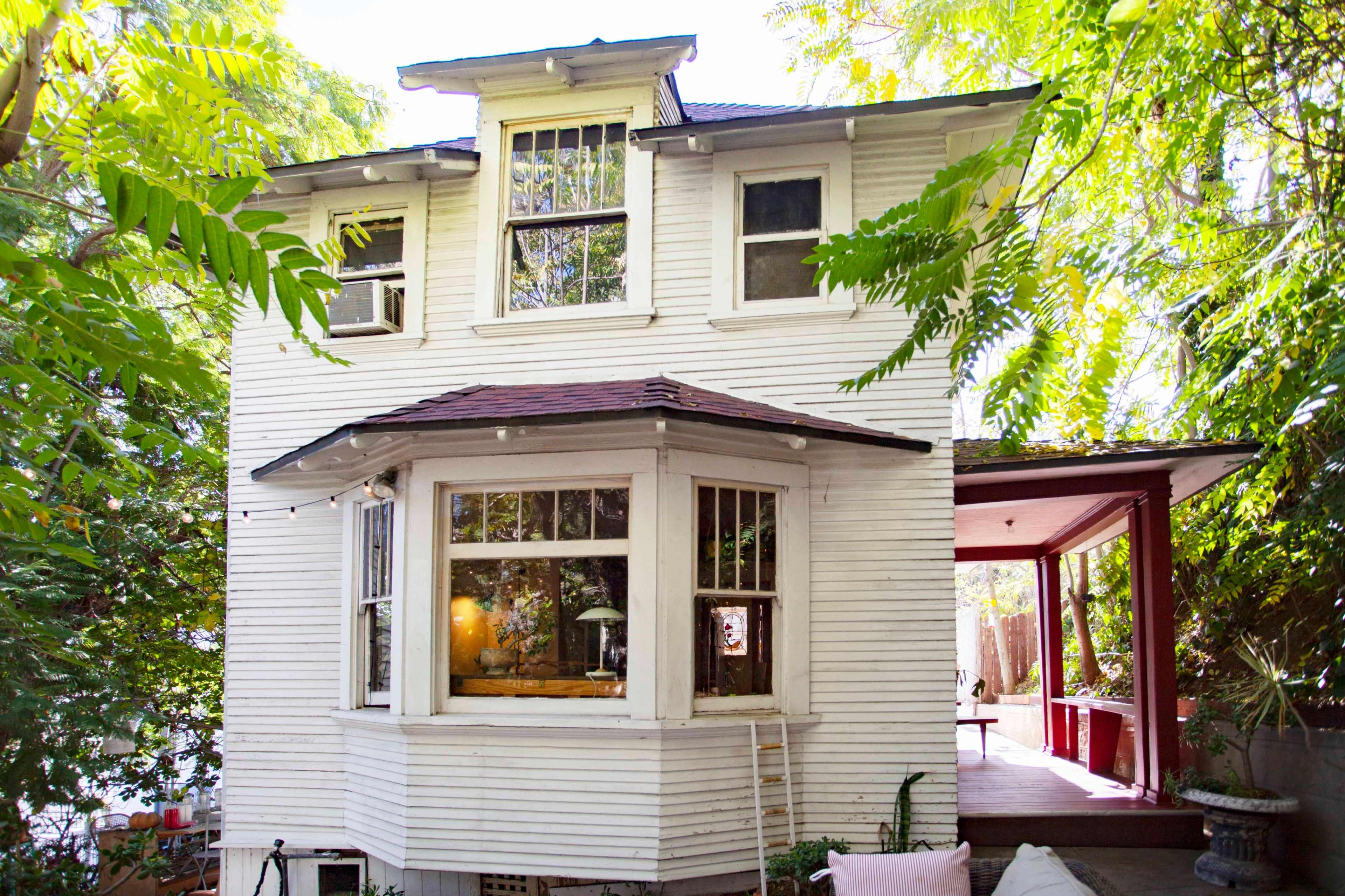 Secluded Victorian House with leafy surroundings Image in Echo Park, Los Angeles, CA