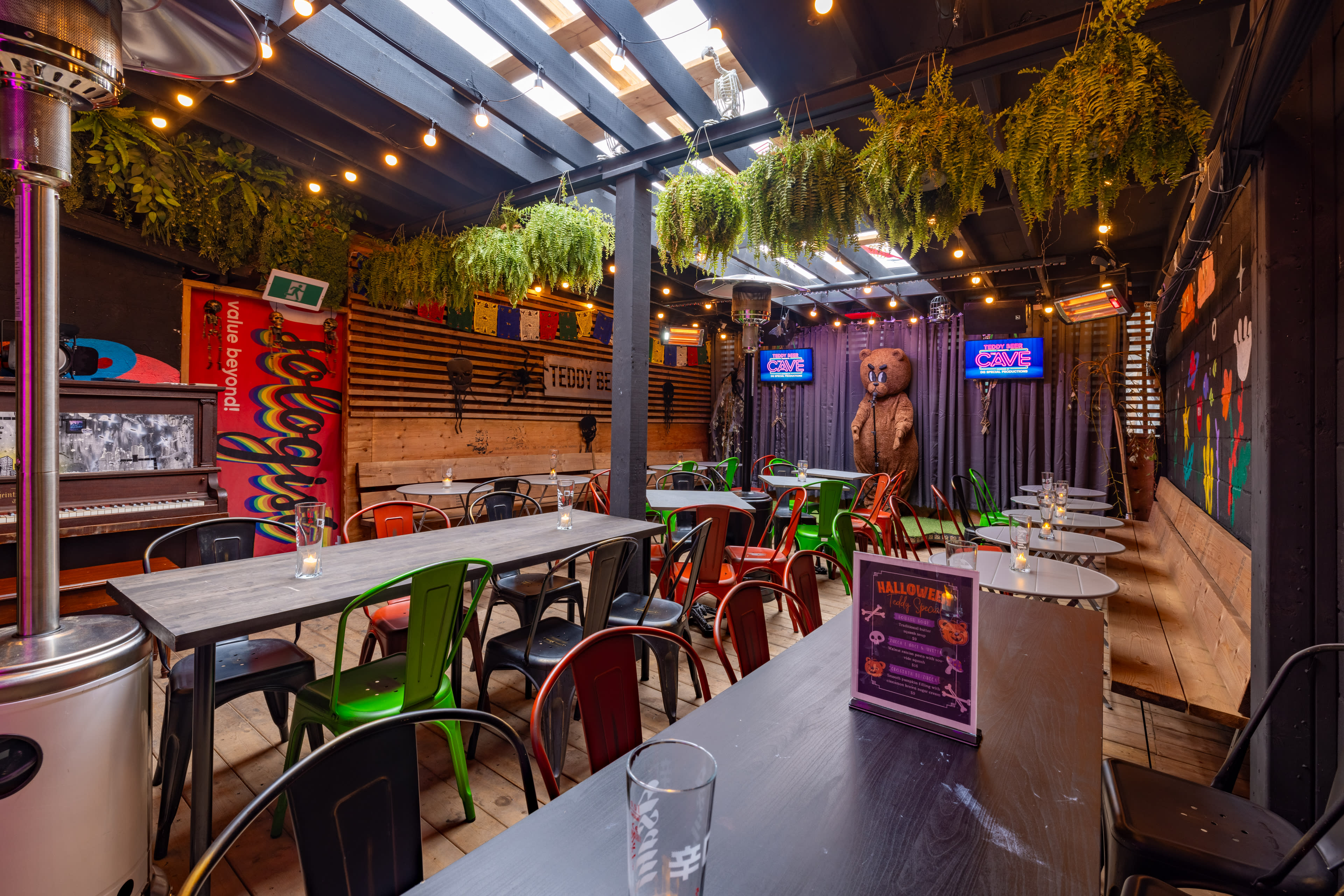 Downtown Industruial Design Bar with Heated patio Image in Dovercourt Village, toronto, ON