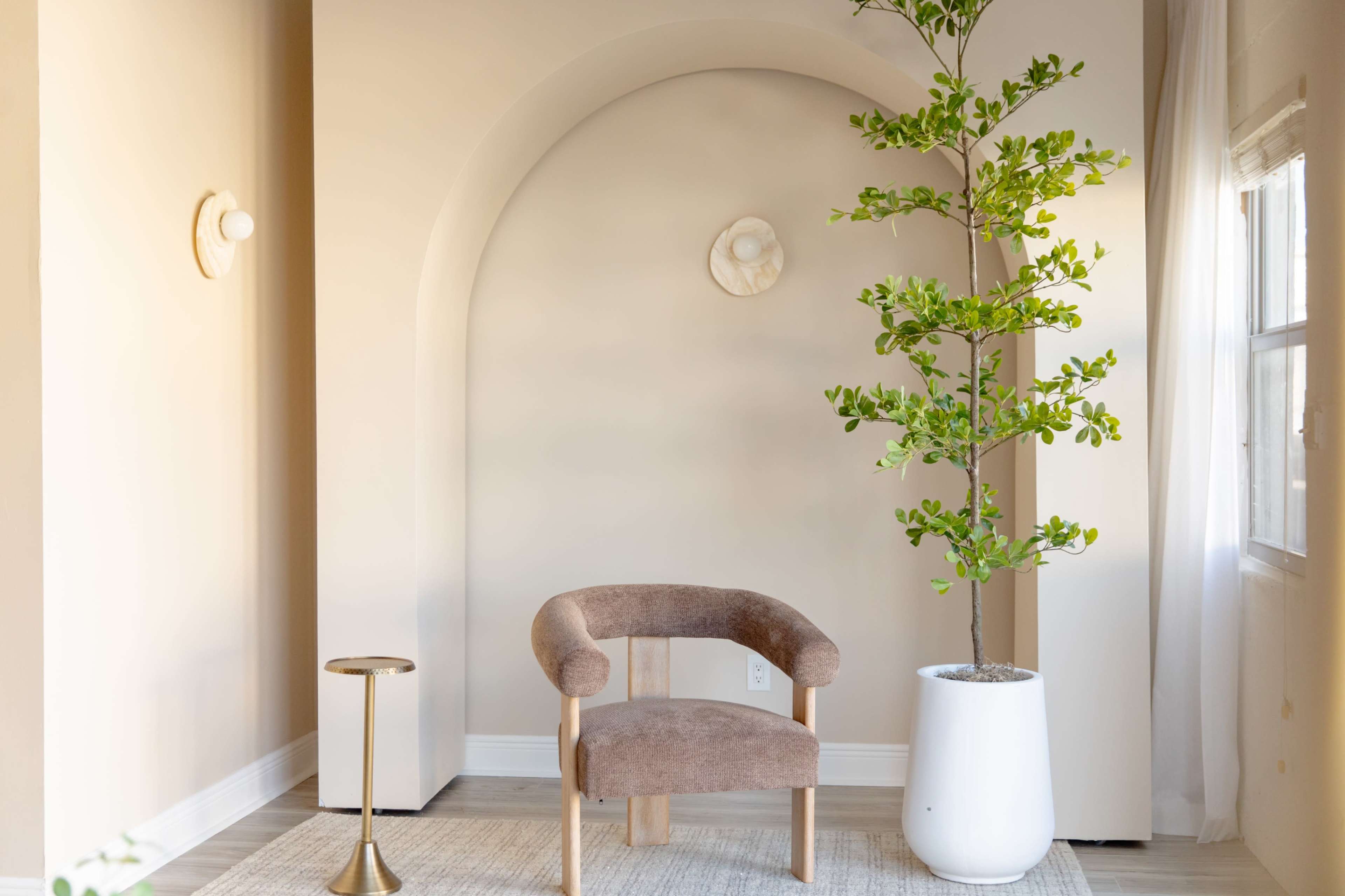 Modern studio space Image in Glenvar Heights, MIAMI, FL