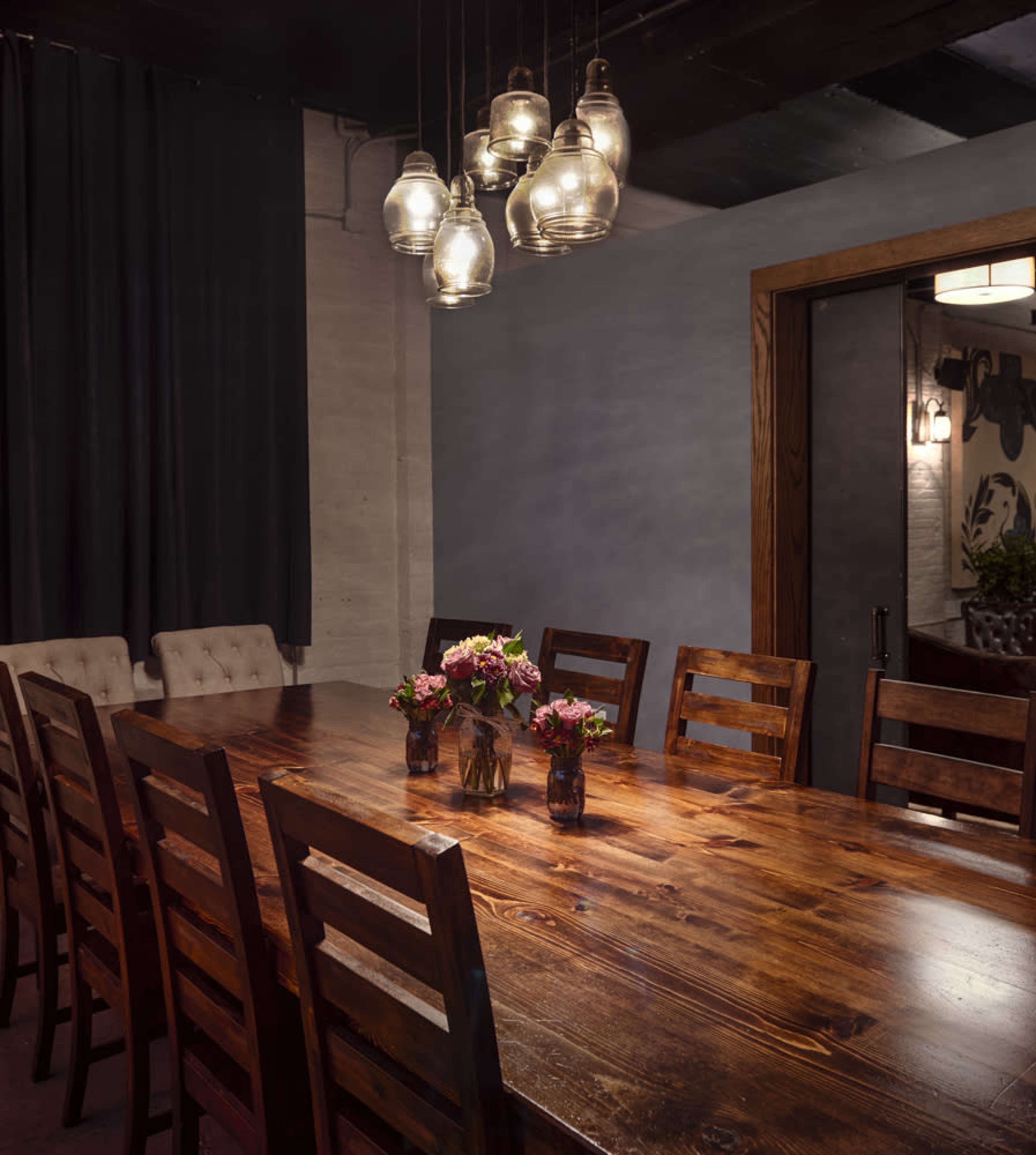 Lincoln Park Private Room in beautiful loft space Image in Lincoln Park, Chicago, IL