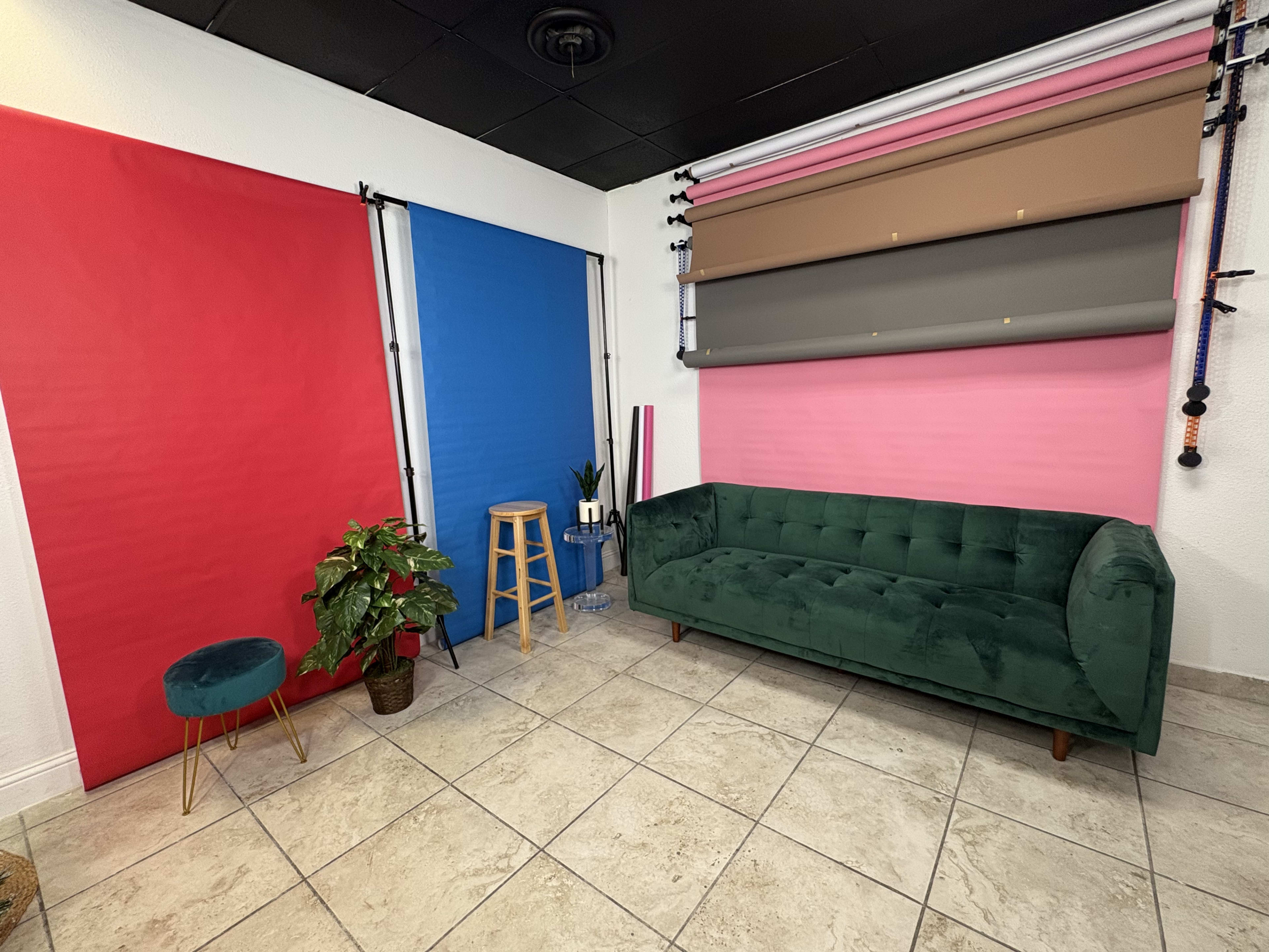 Valentines/2000s Backdrop photo studio Image in East Arlington, Arlington, TX