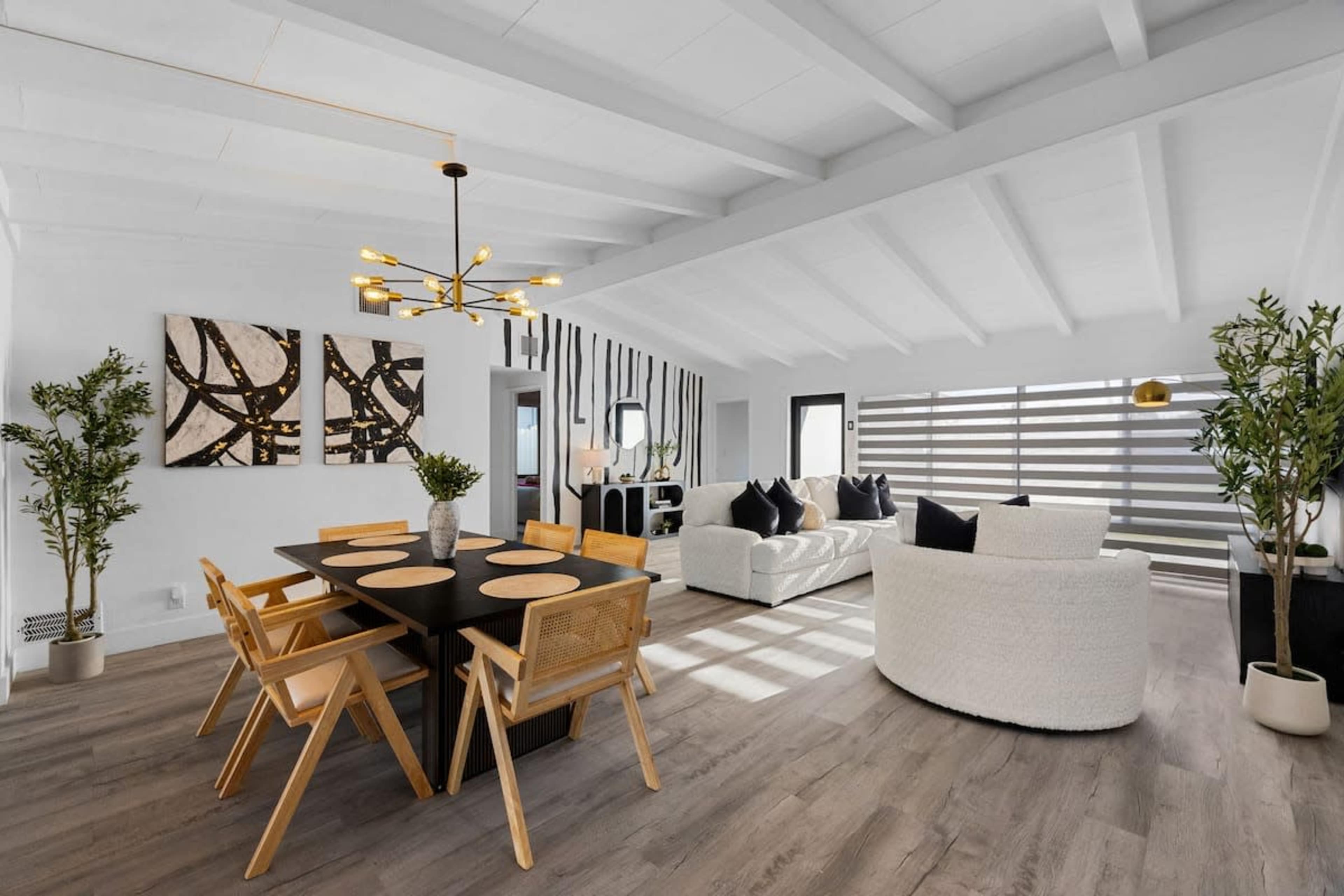 Vibrant House W/ Pool & Entertainment – Perfect for Events, Filming, and Creative Projects! Image in Lauderdale Isles, Fort Lauderdale, FL