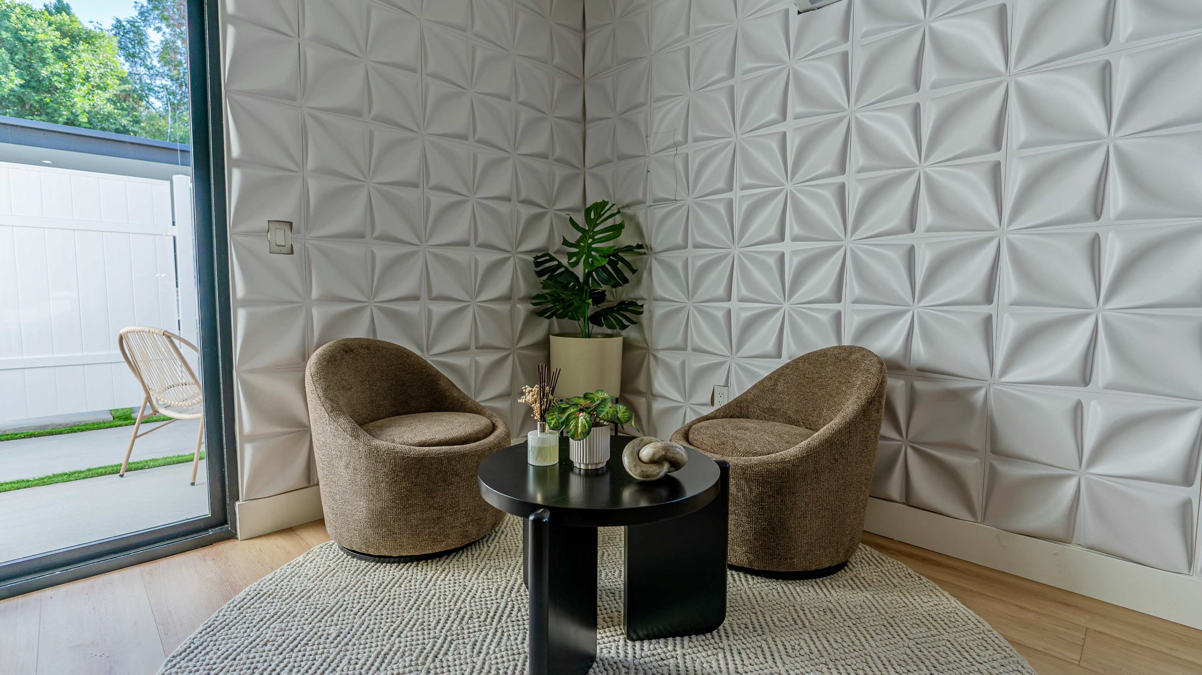 Modern Podcast & TikTok Content Studio Image in Woodland Hills, Woodland Hills, CA