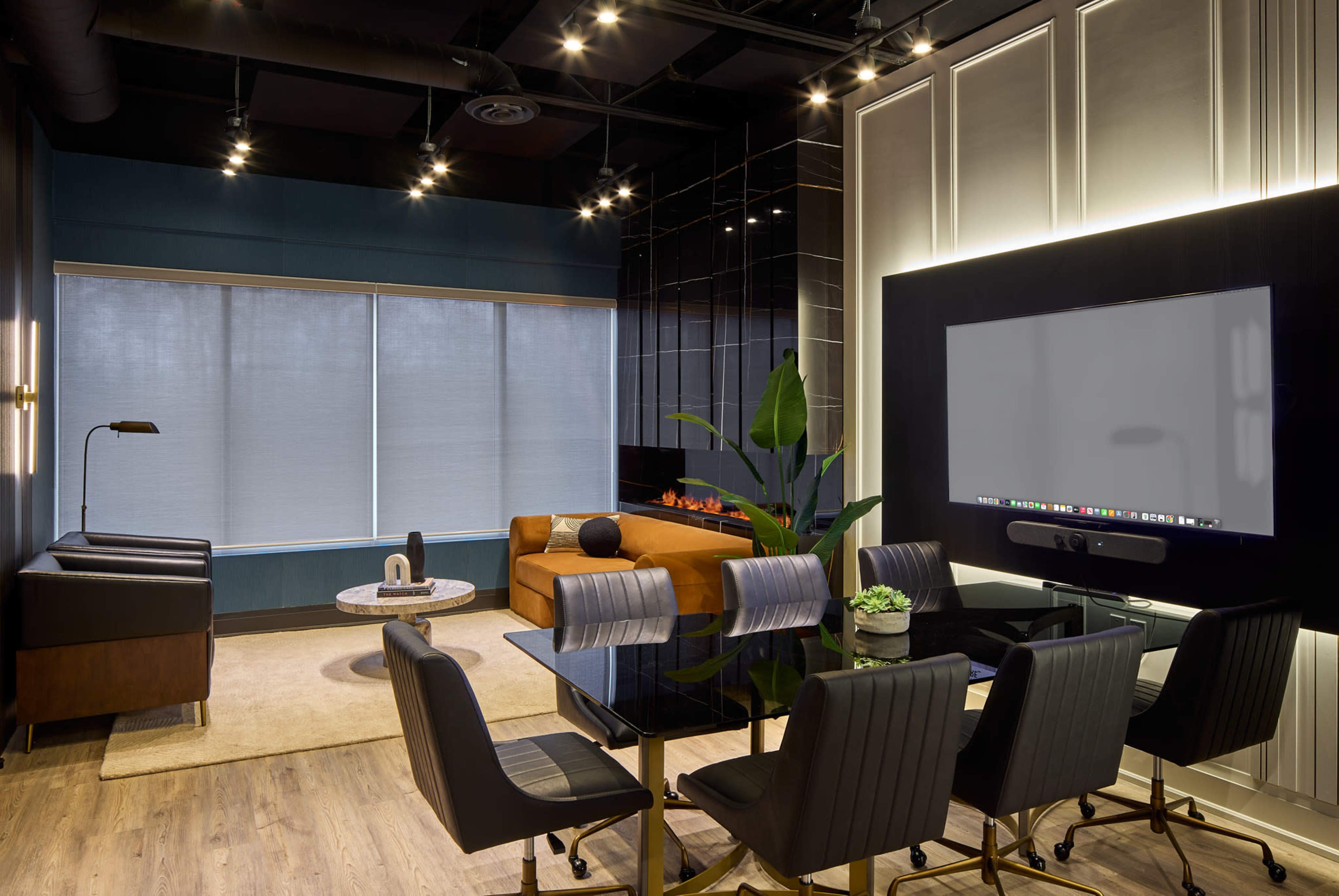 Private & Luxurious Business Lounge Image in Oakville, Oakville, ON