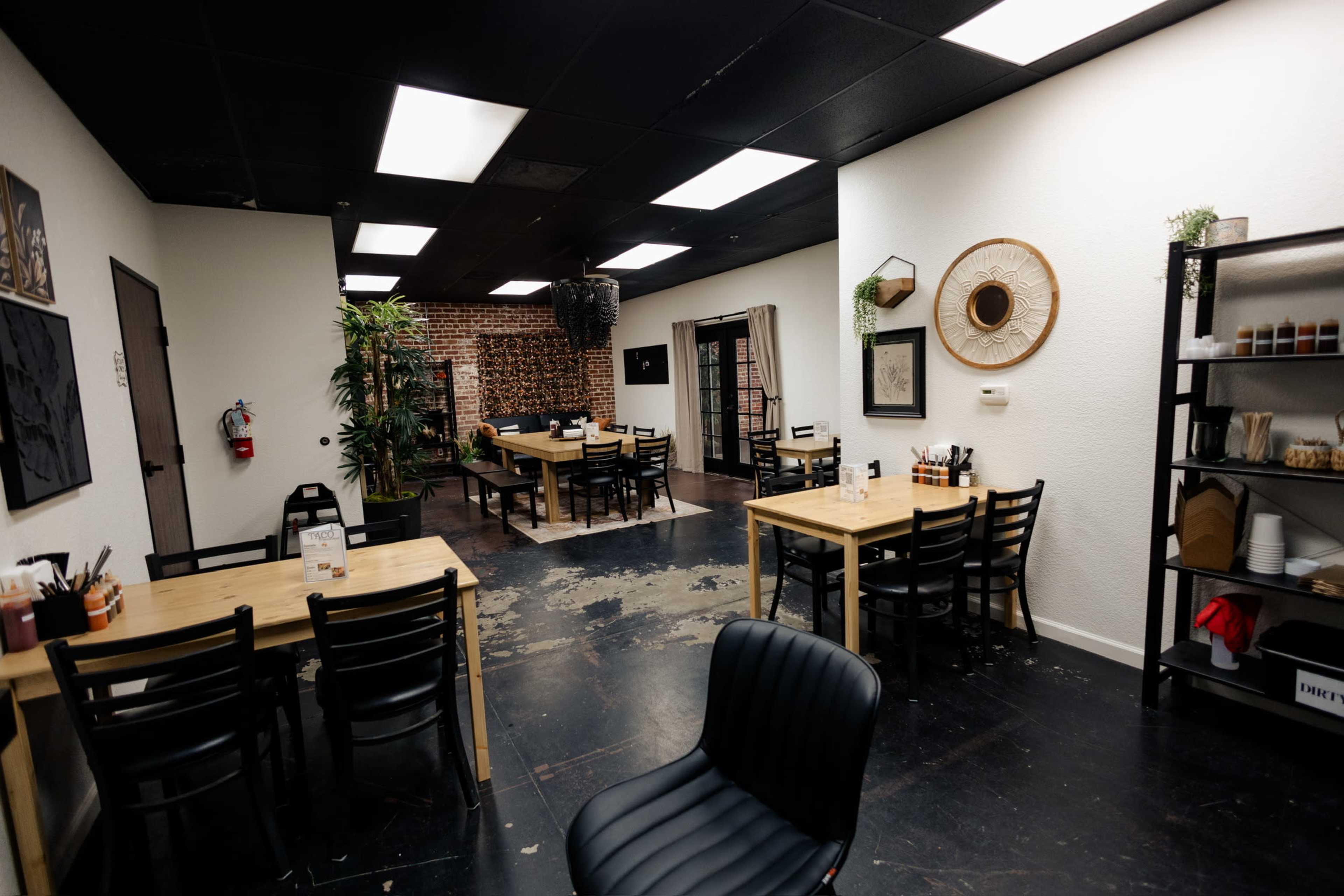 Cozy industrial lounge with rustic charm Image in Downtown Lincoln, Lincoln, CA