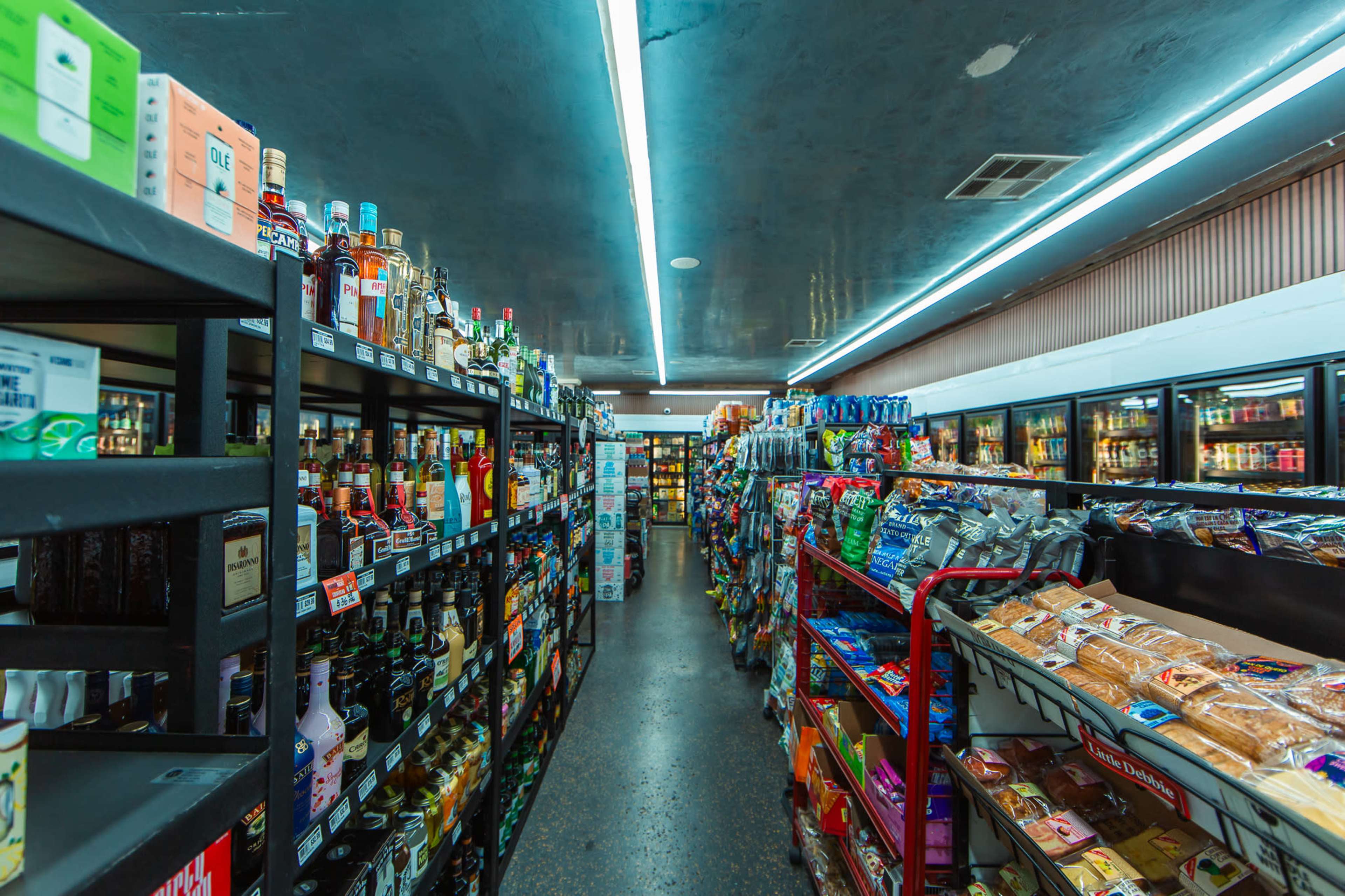 TOMMY VINTAGE CONVENIENCE LIQUOR STORE Image in North Hollywood, North hollywood, CA