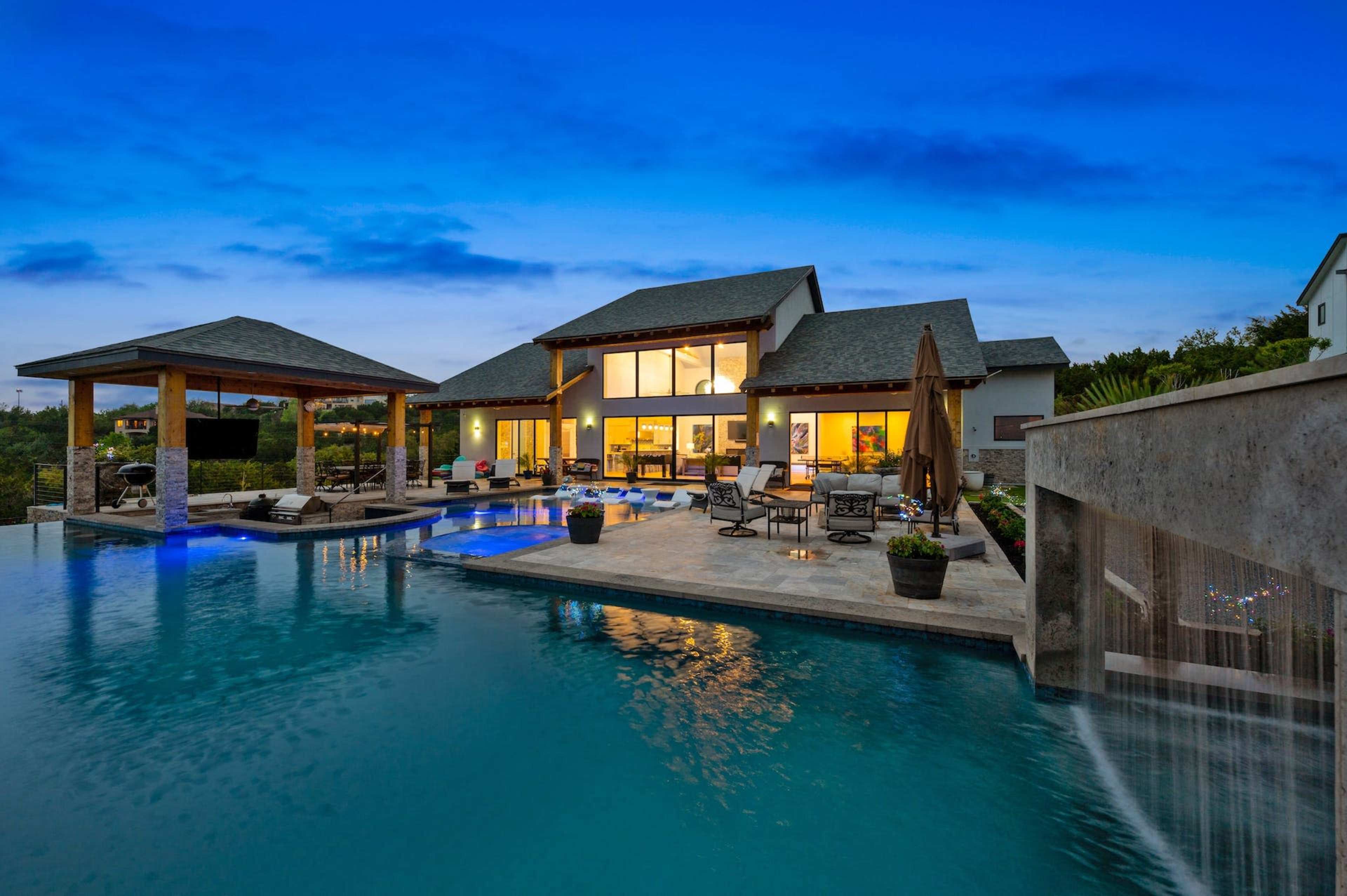 Little La Jolla Resort - resort style pool and million dollar club house Image in Lakeway, Austin, TX