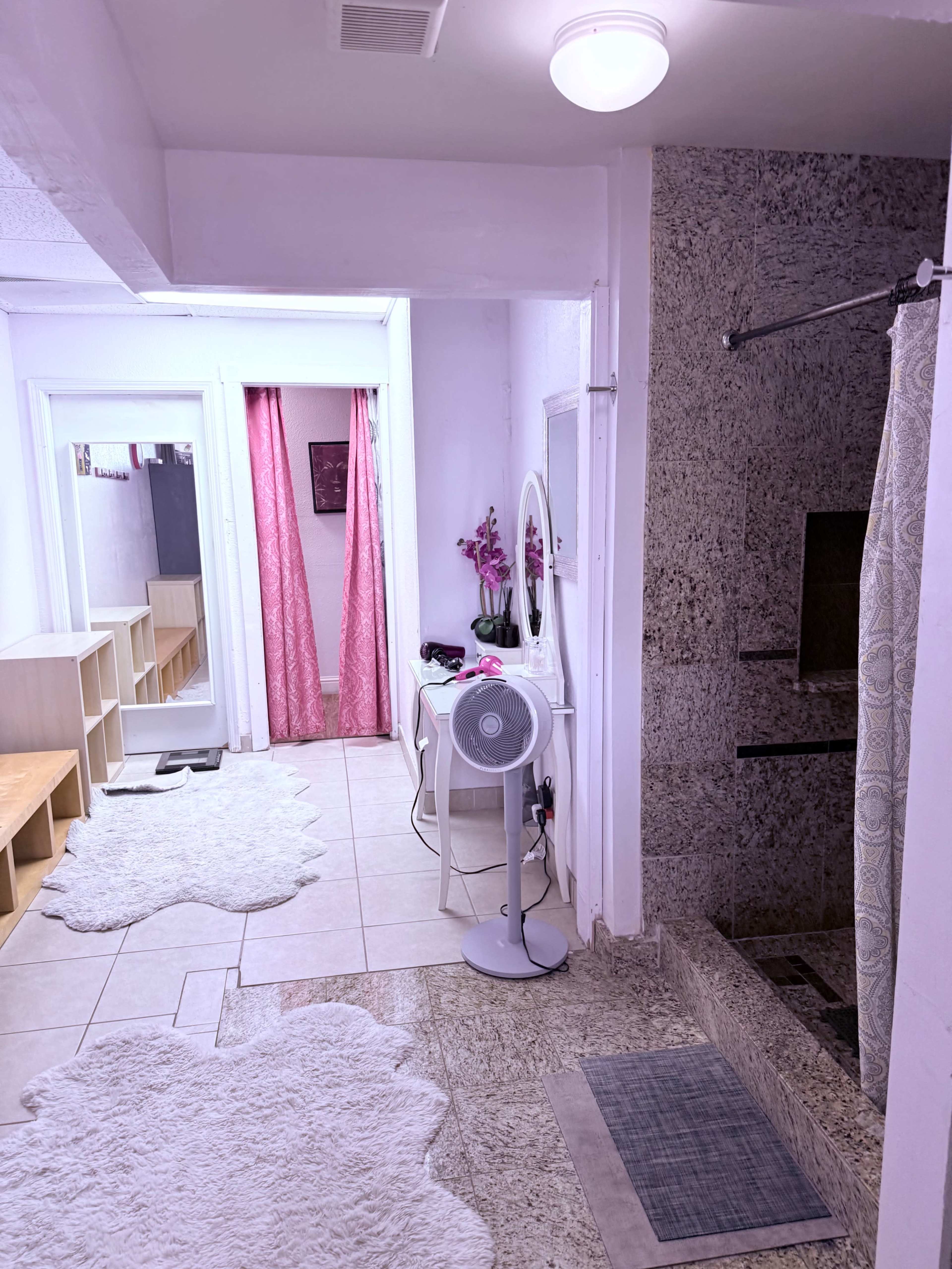 Open space with two side mirrors Image in Santa Clara, Santa Clara, CA