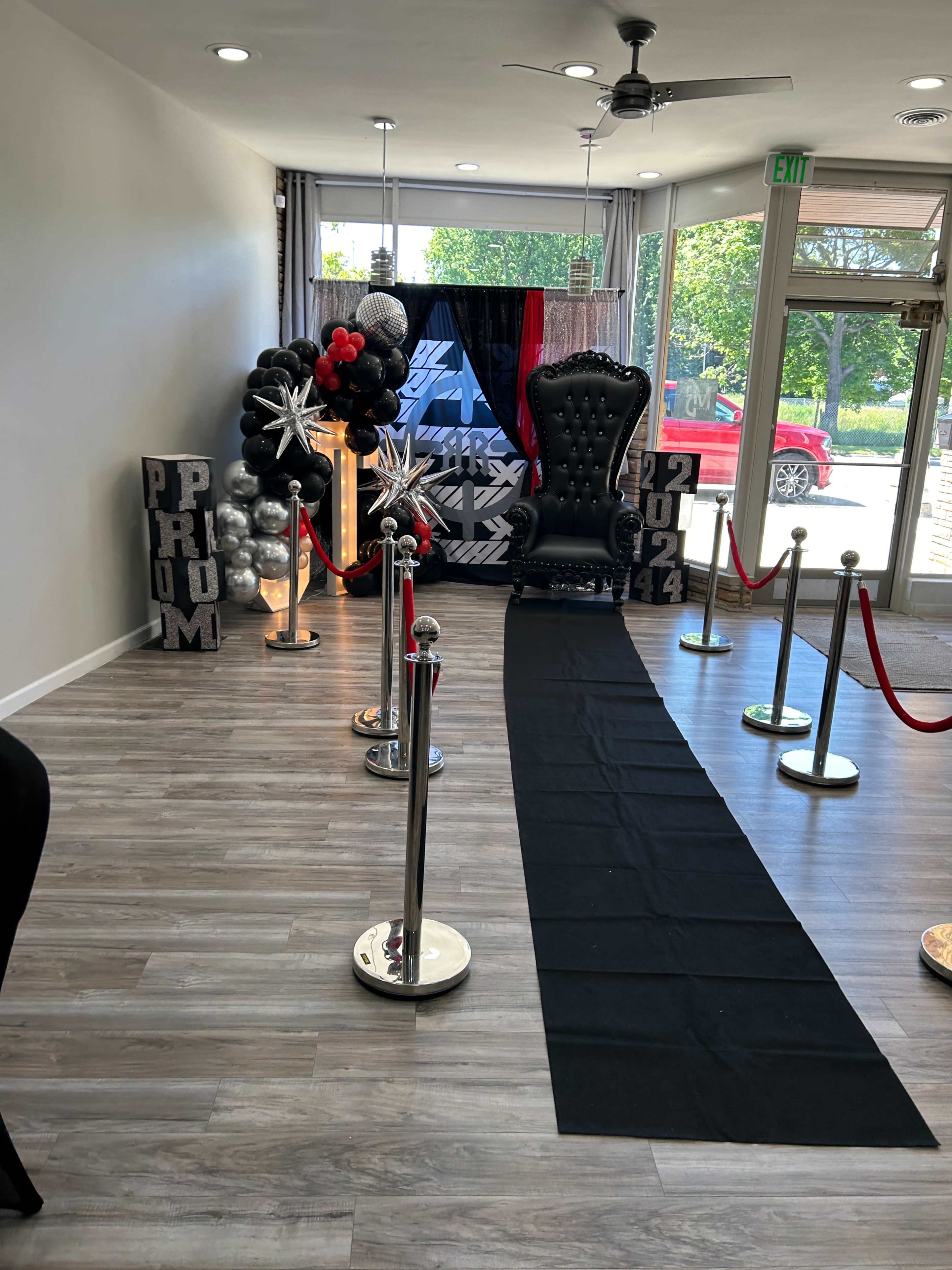 The Perfect Space with lots of free parking near major expressways Image in Harper Woods, Harper Woods, MI