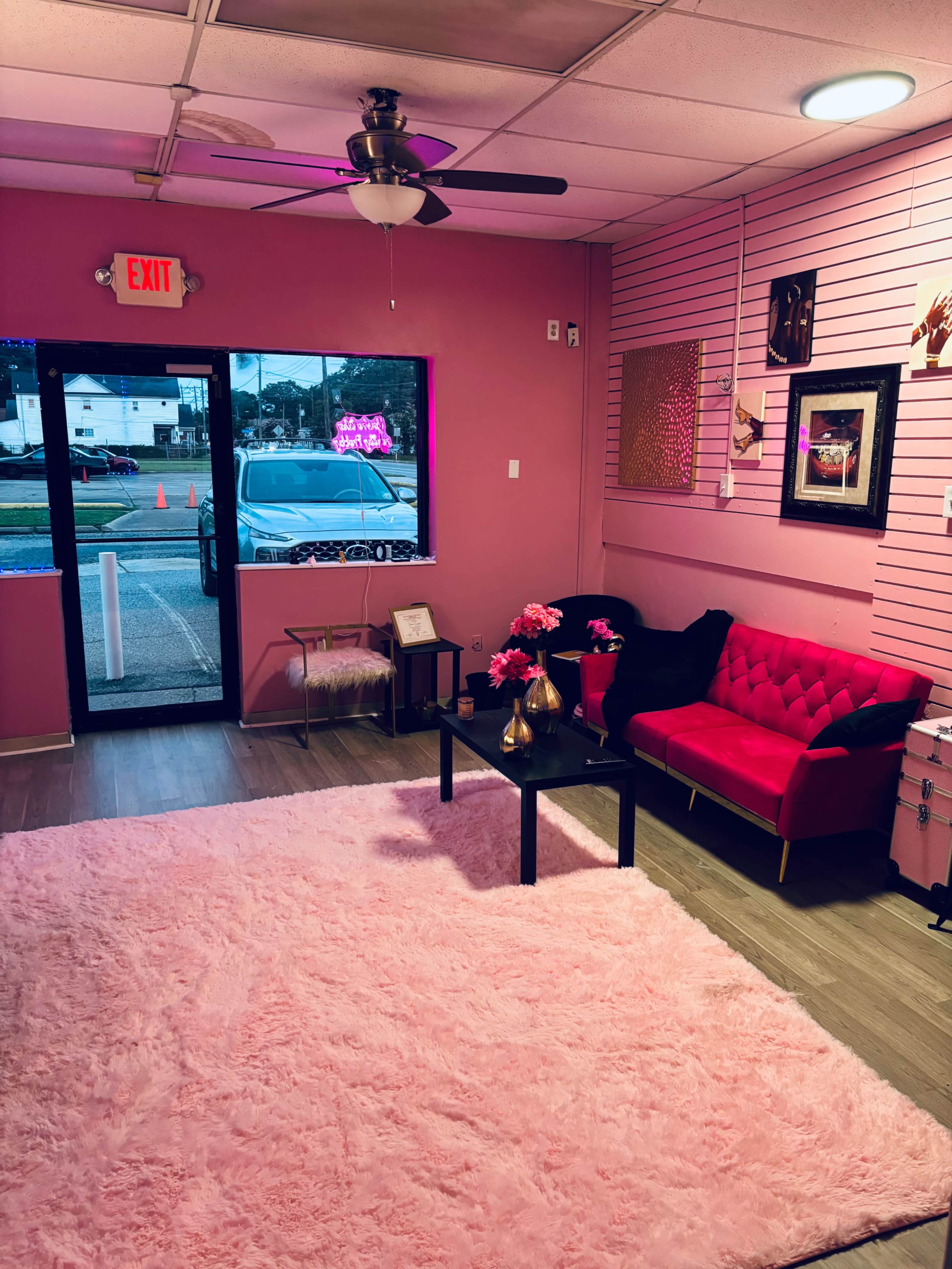 Downtown studio space Image in Fairmont Park, Norfolk, VA