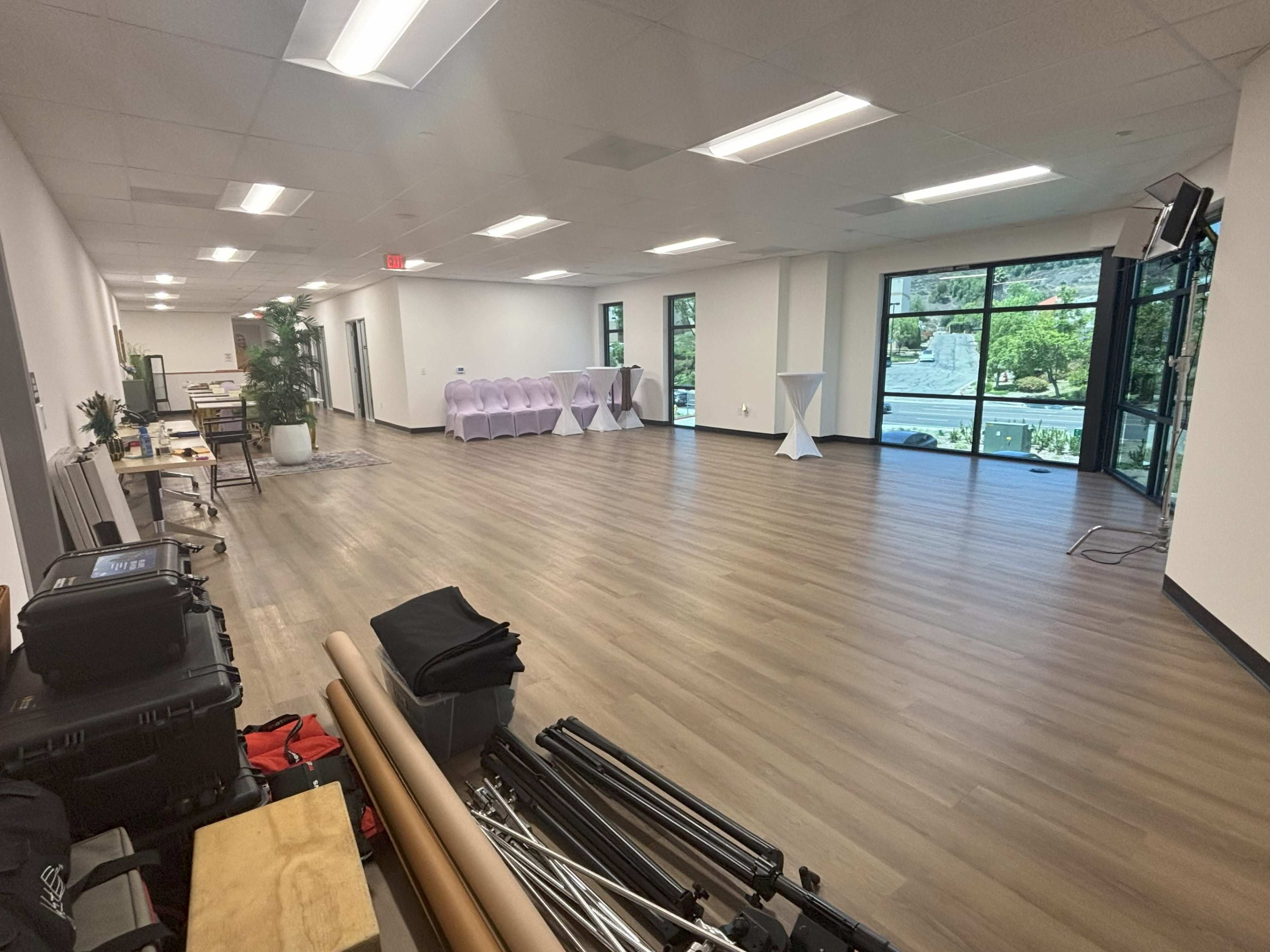 Urban Studio in a New Building Image in Simi Valley, Simi Valley, CA