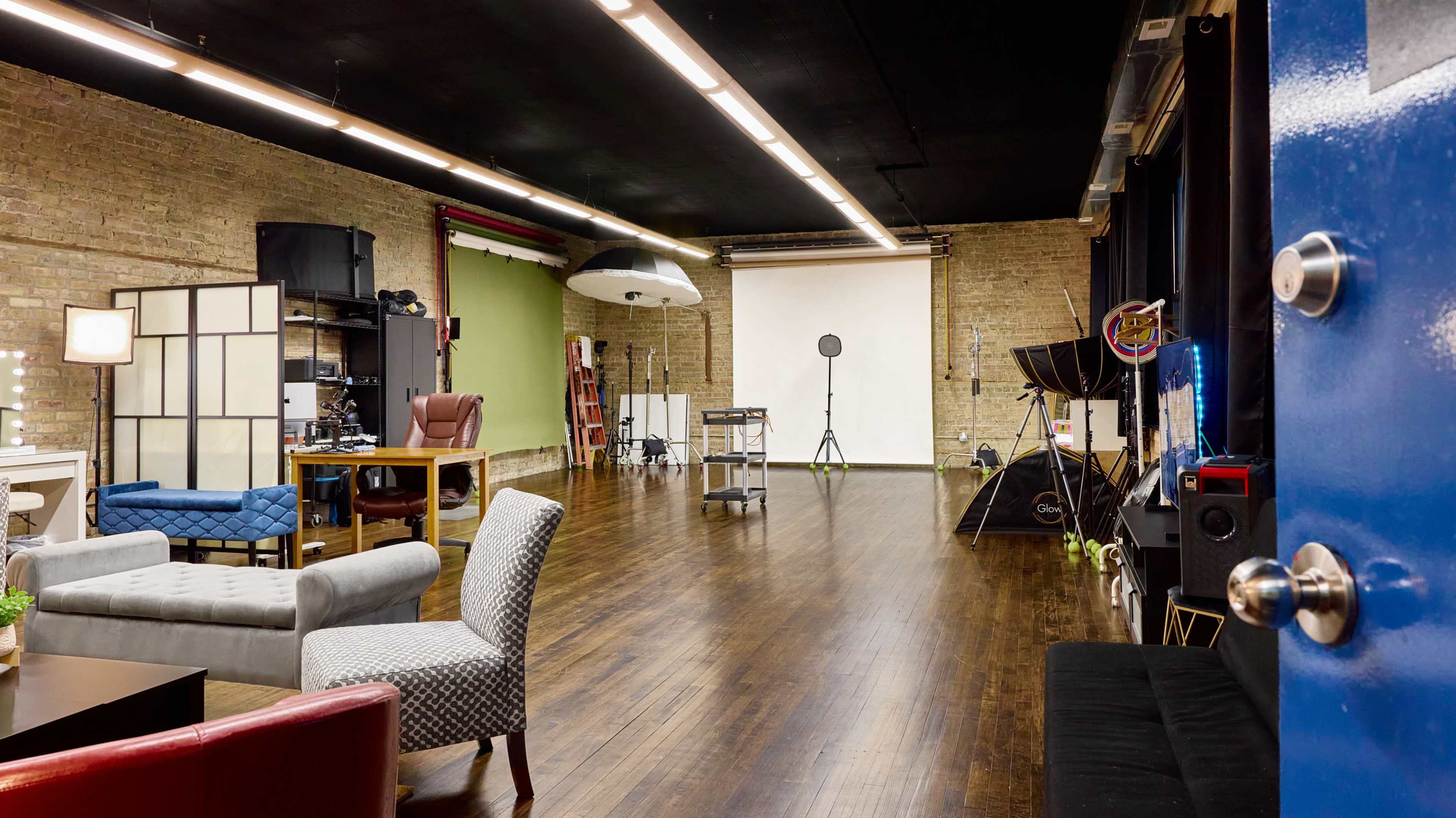 Private Loft Photography Studio Image in Belmont Cragin, Chicago, IL