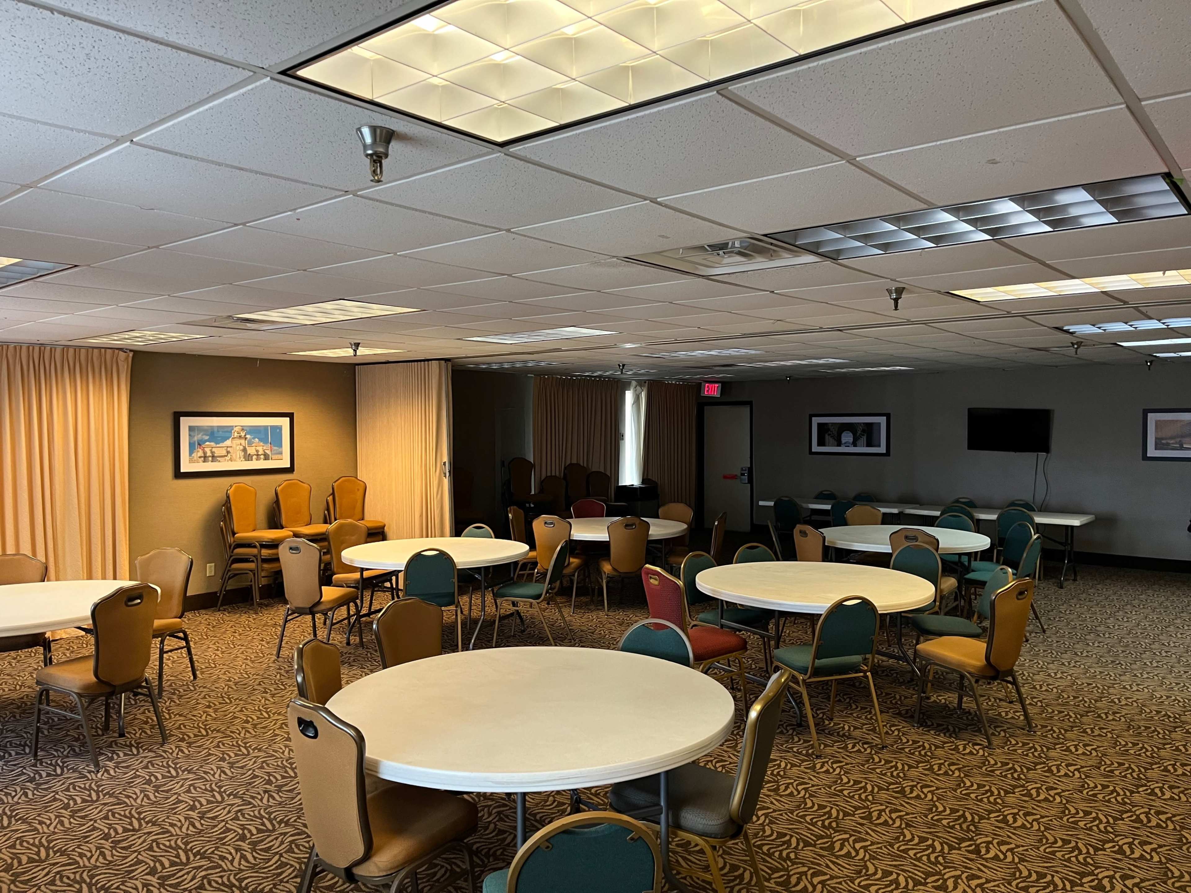 Bright and Flexible Meeting Room in the Heart of Falls Church Image in Seven Corners, Falls Church, VA