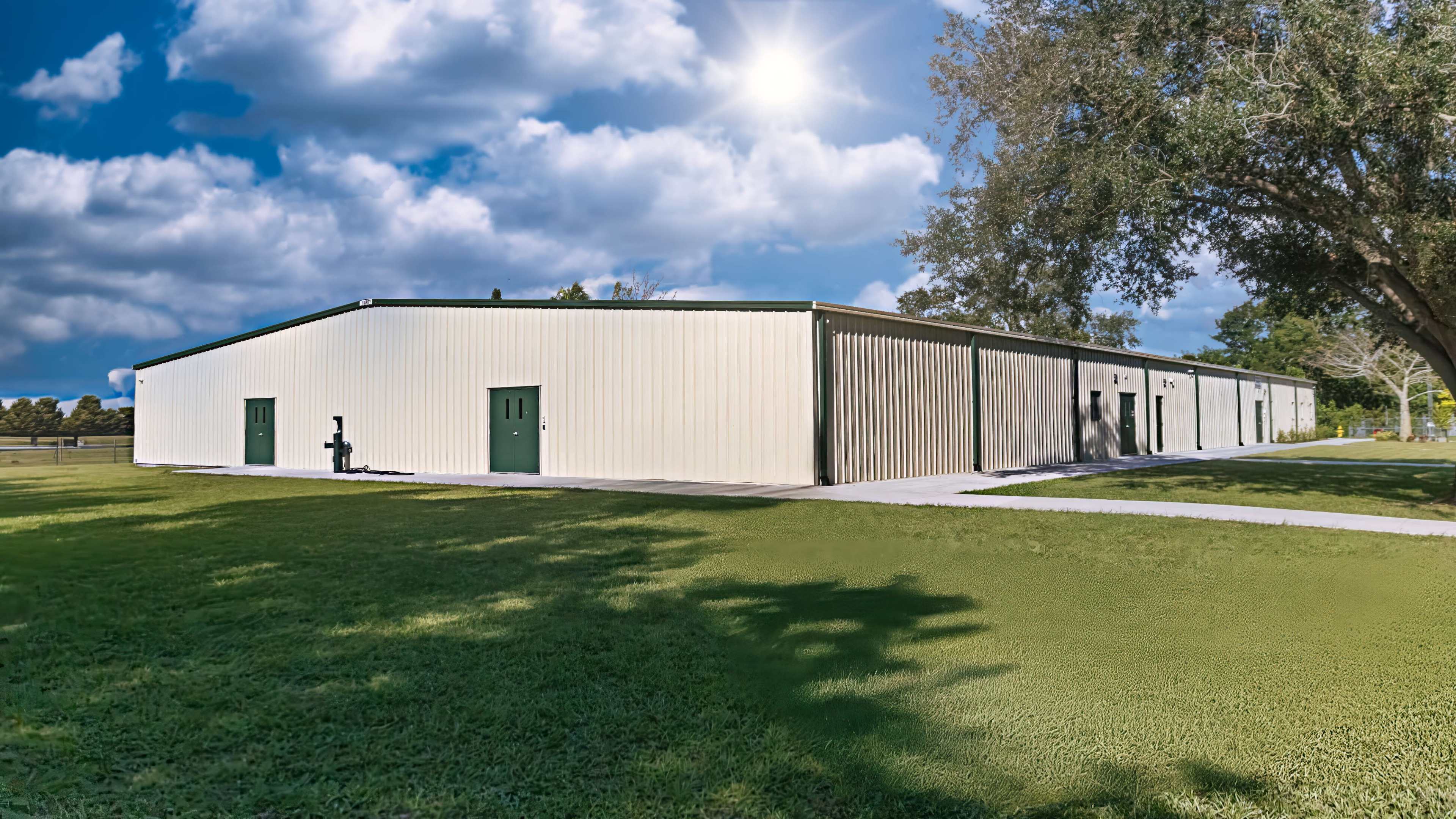 Historic Palmetto, FL - Industrial, spacious, state-of -art AV system with 36 85" LED TVs!! Image in Palmetto, Palmetto, FL