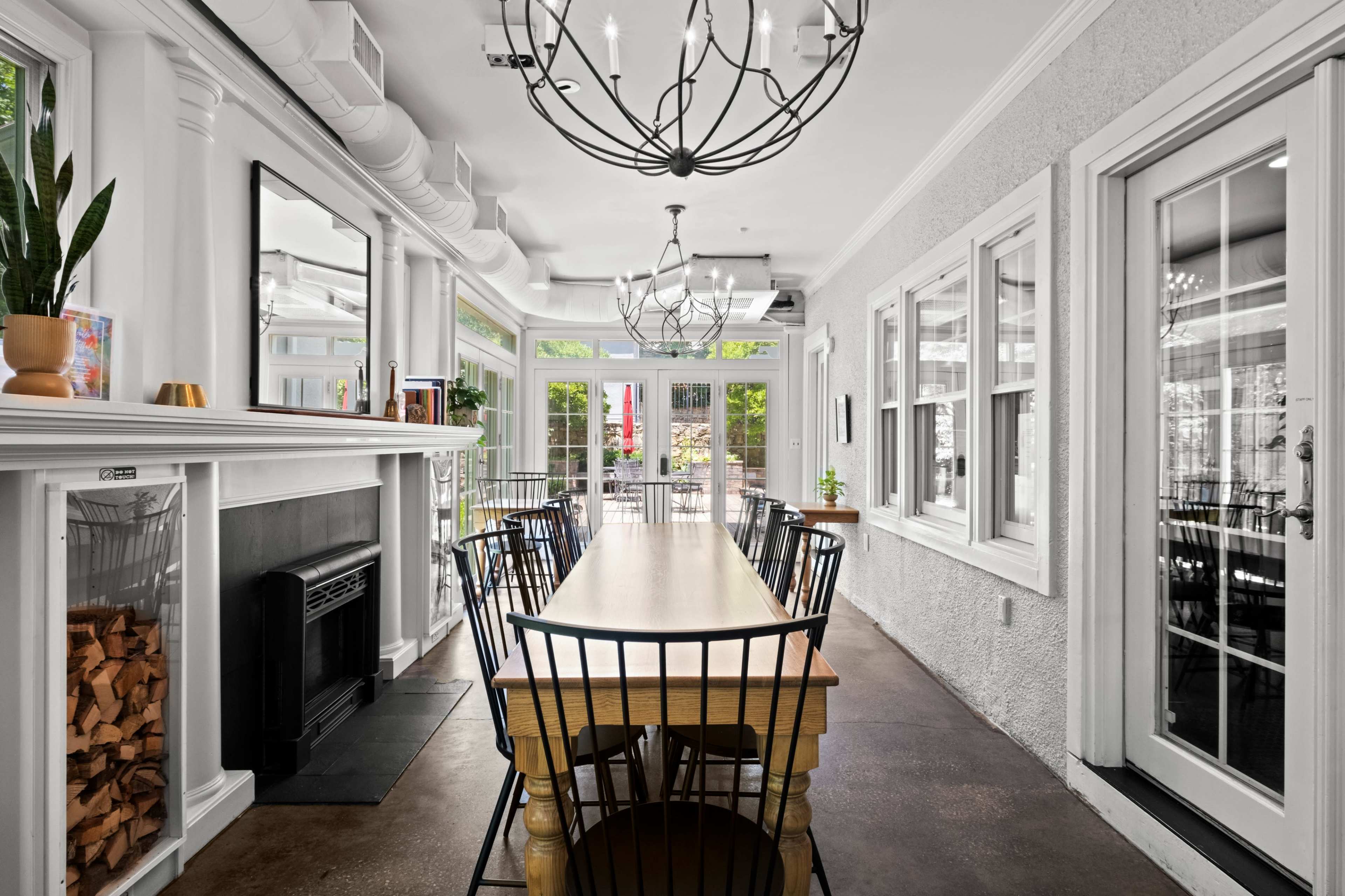 Cinematic Plaza-Area Mansion for Photoshoots, Video Productions & Events Image in Southmoreland, Kansas City, MO