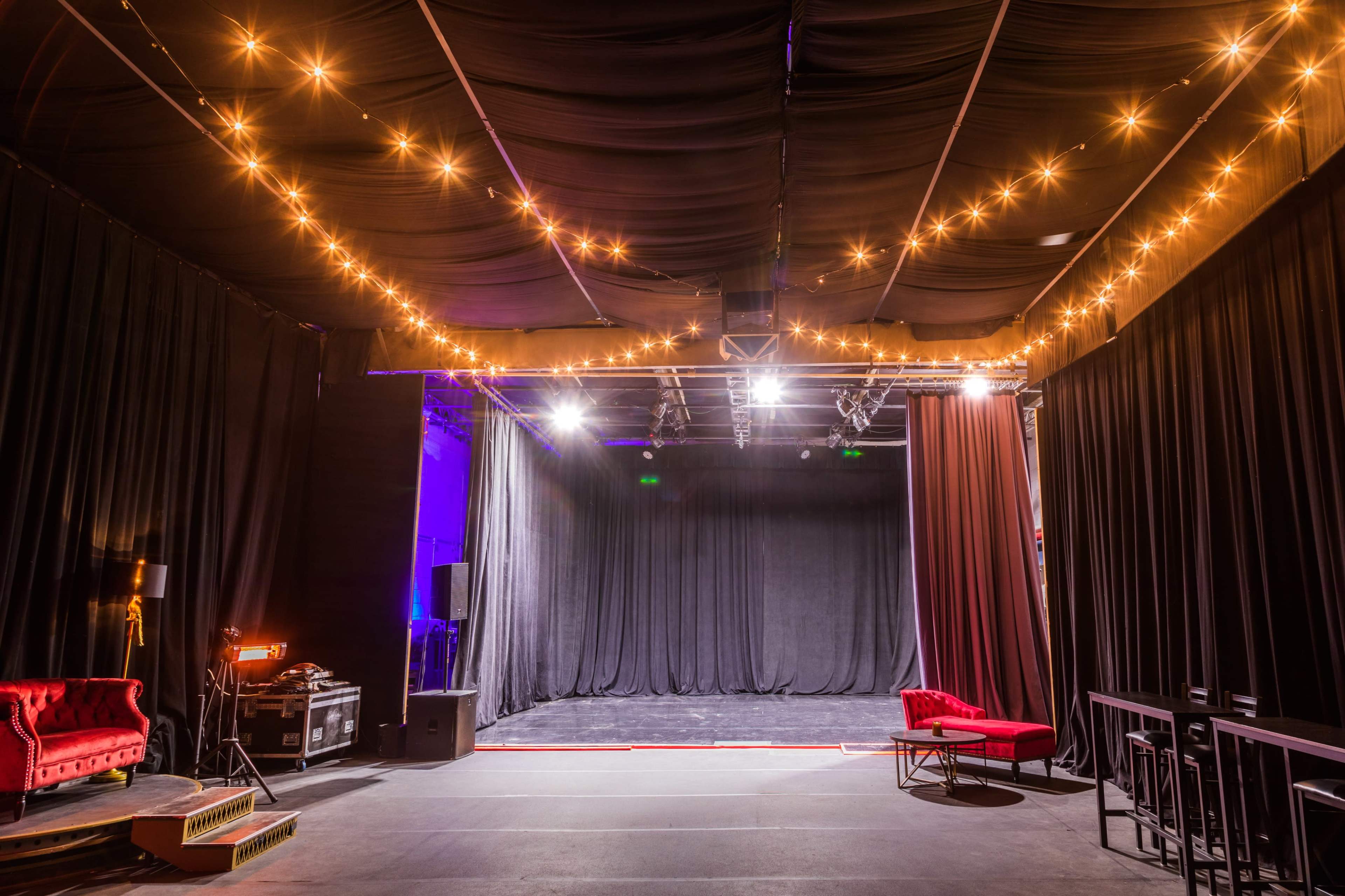 Warehouse Creative Space with Overhead Grid, Glossy Dance Floor, Ambient Lighting Image in Winchester, Las Vegas, NV