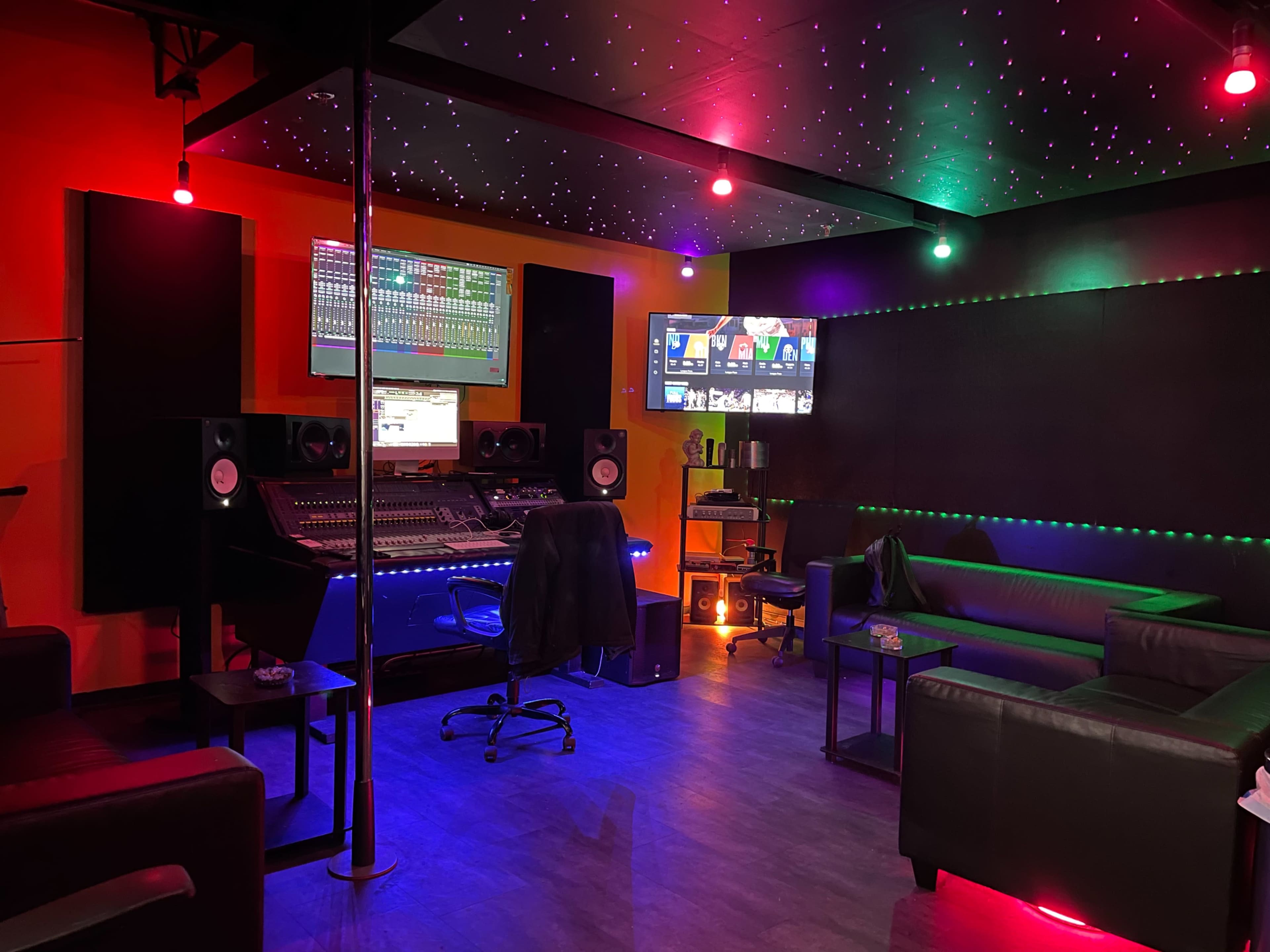 Recording studio close to the metro and beltway. Image in Marlow Heights, Temple Hills, MD