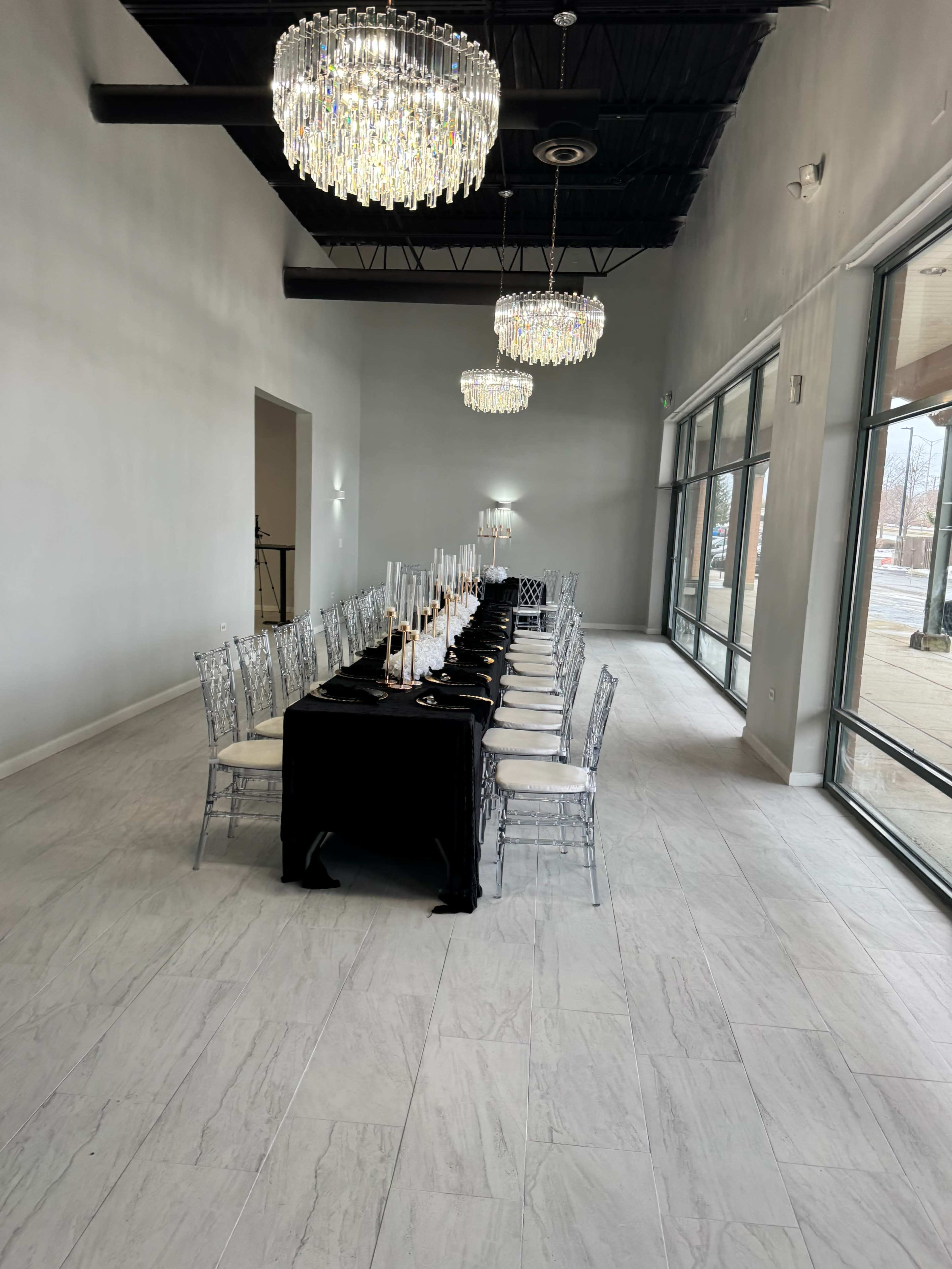 Elegant, Modern & Spacious Venue Image in Naperville Township, Aurora, IL