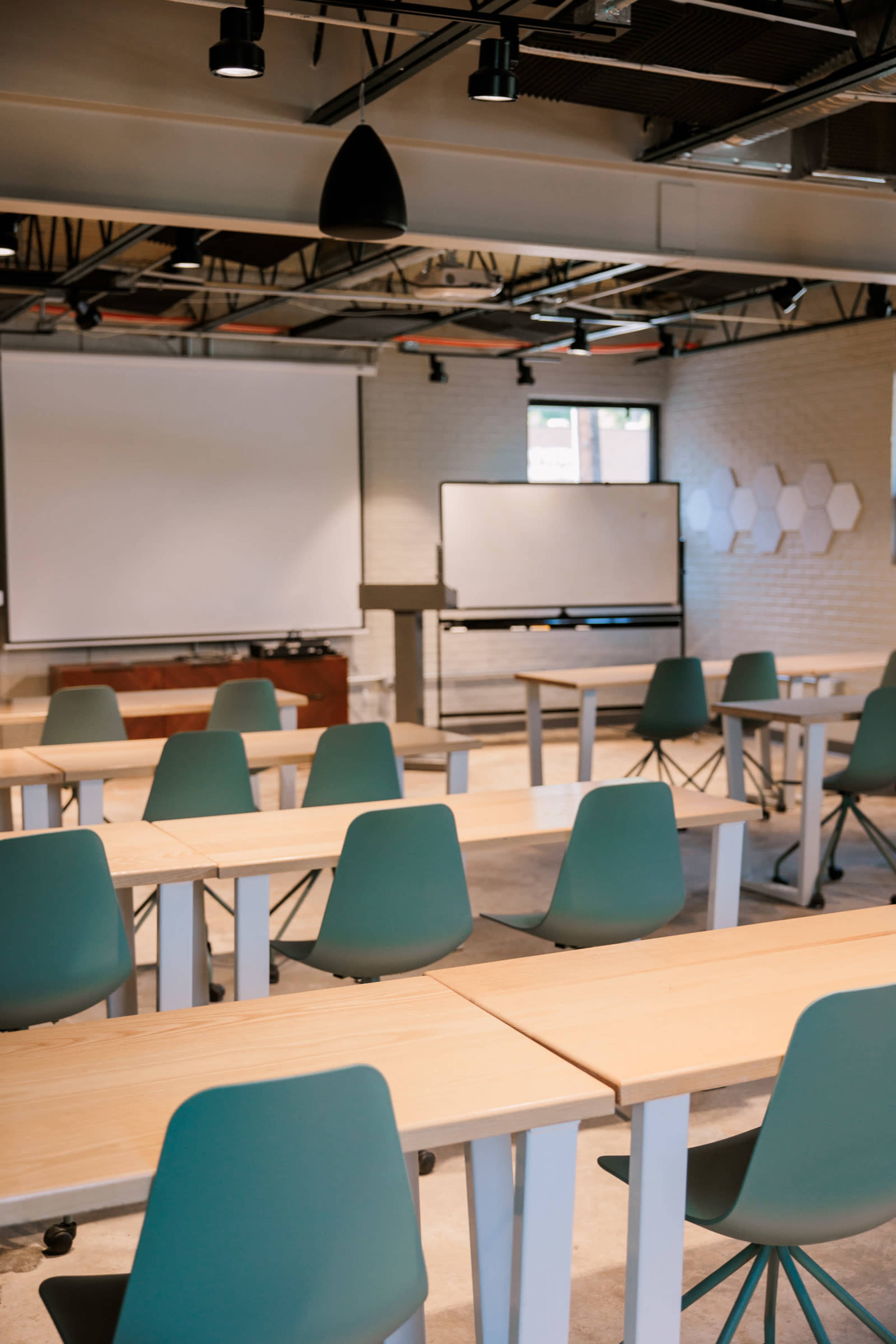 Spacious Meeting Room Image in Southwest Raleigh, Raleigh, NC