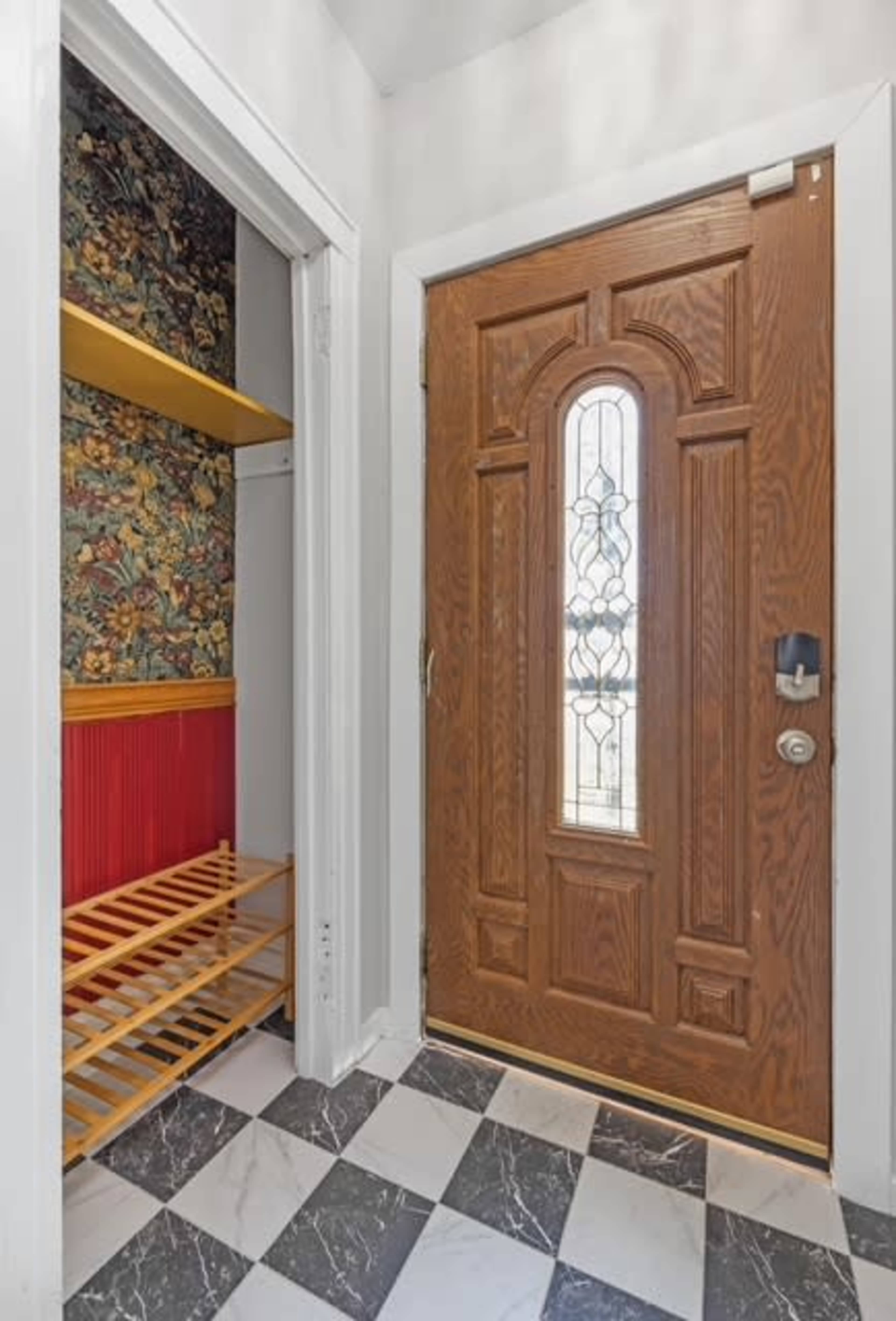 Vintage-Style Queens Home w/ Natural Light + Yard – Ideal for Shoots or Offsites Image in Hollis, Hollis, NY