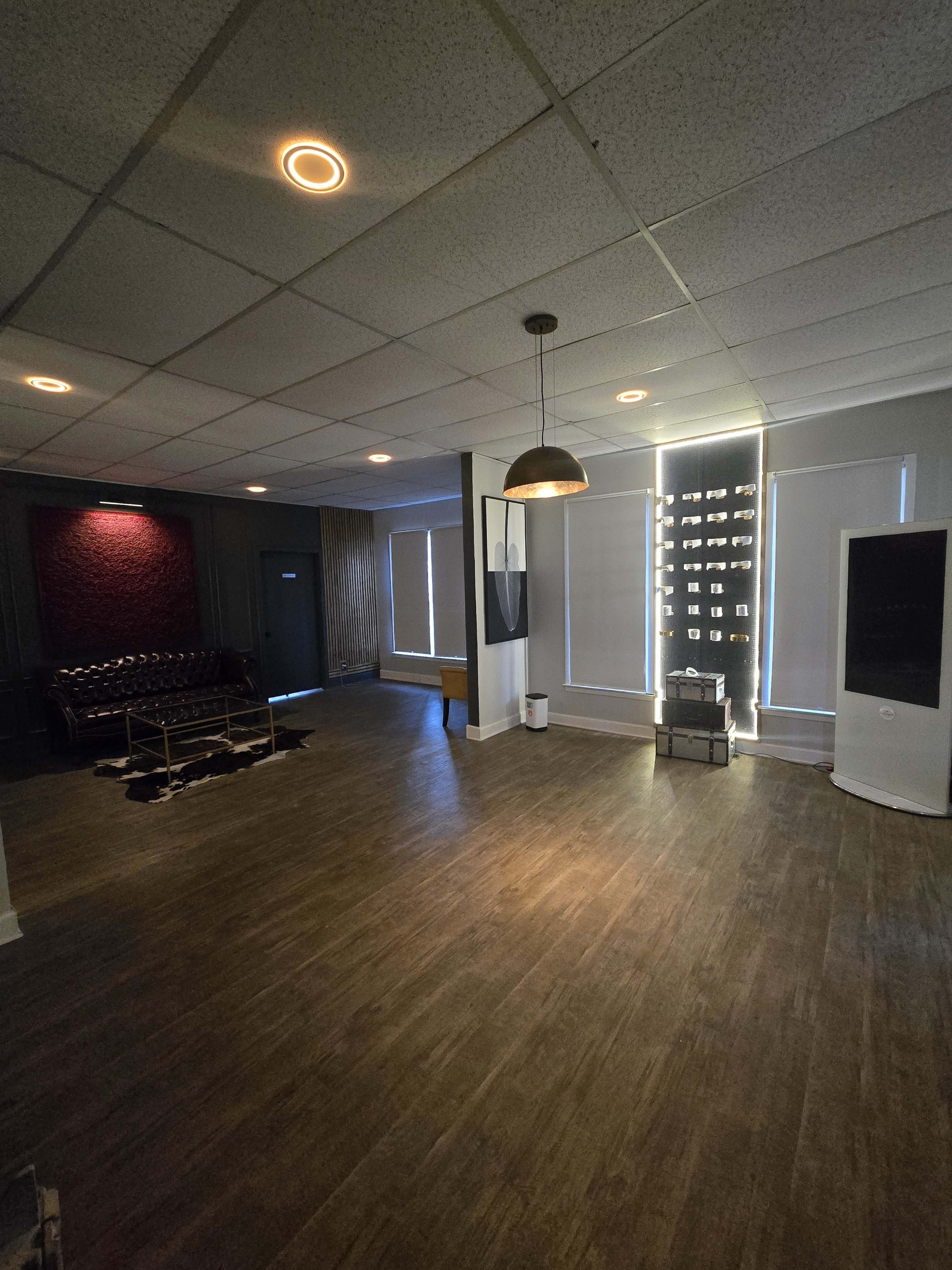 Private Luxury Studio in Gwinnett for Intimate Events, Dinners & Brand Experiences Image in Lilburn, Lilburn, GA