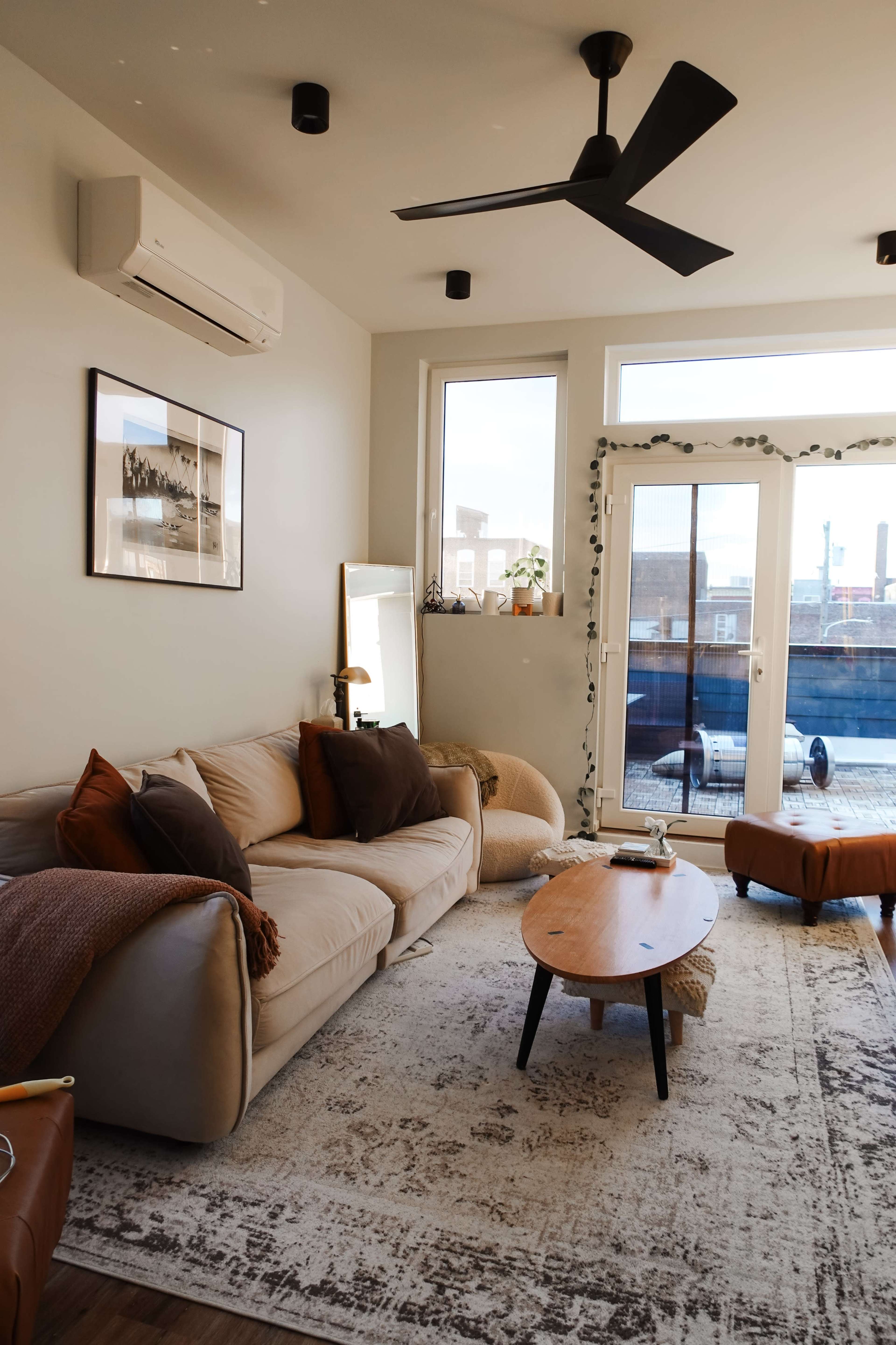 Airy skyline view apartment, kitchen, outdoor space Image in North Philadelphia, Philadelphia, PA