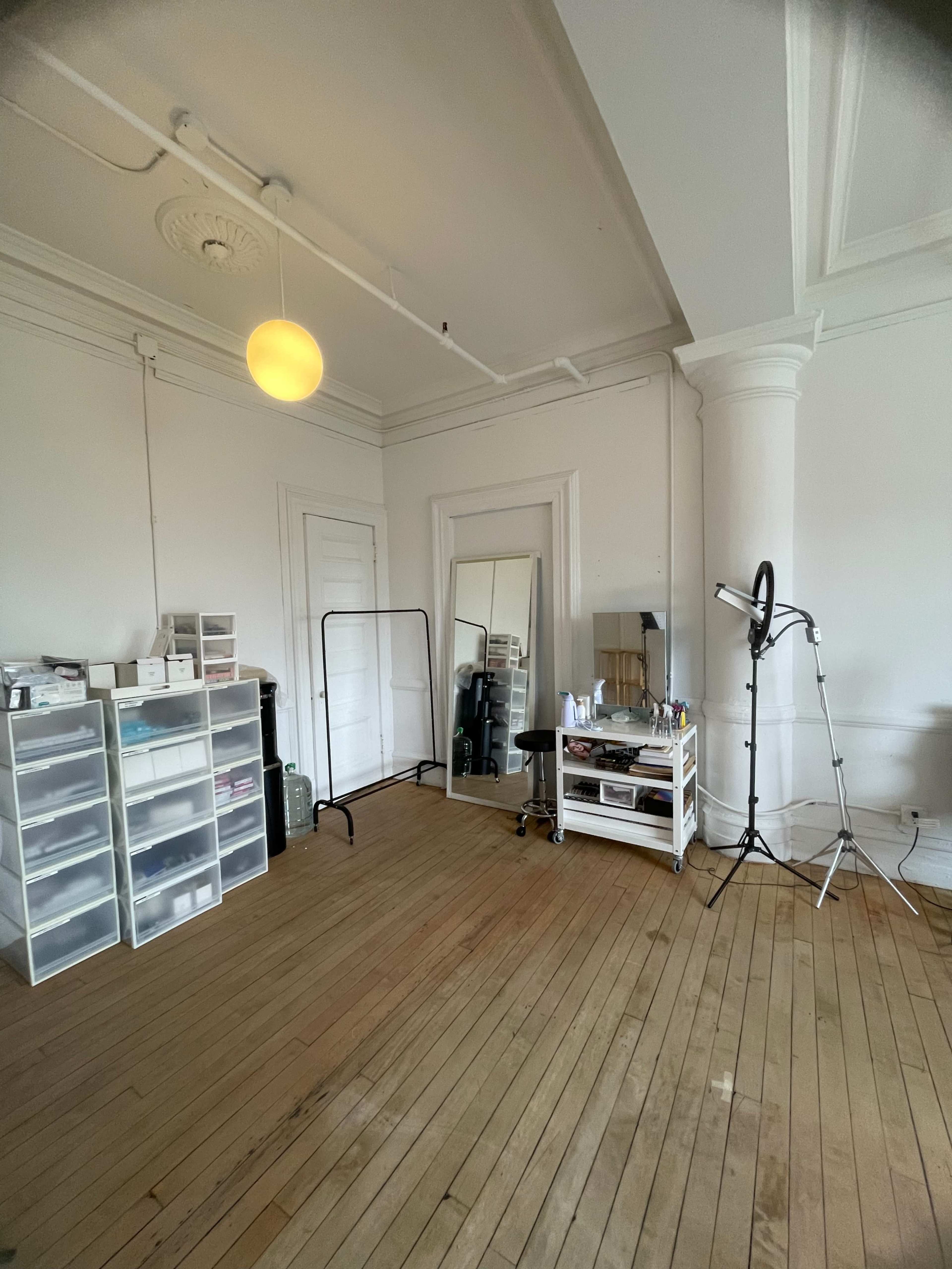 Affordable Soho 500sqft Photo-Studio with necessary photo equipment. Image in Lower Manhattan, Manhattan, NY