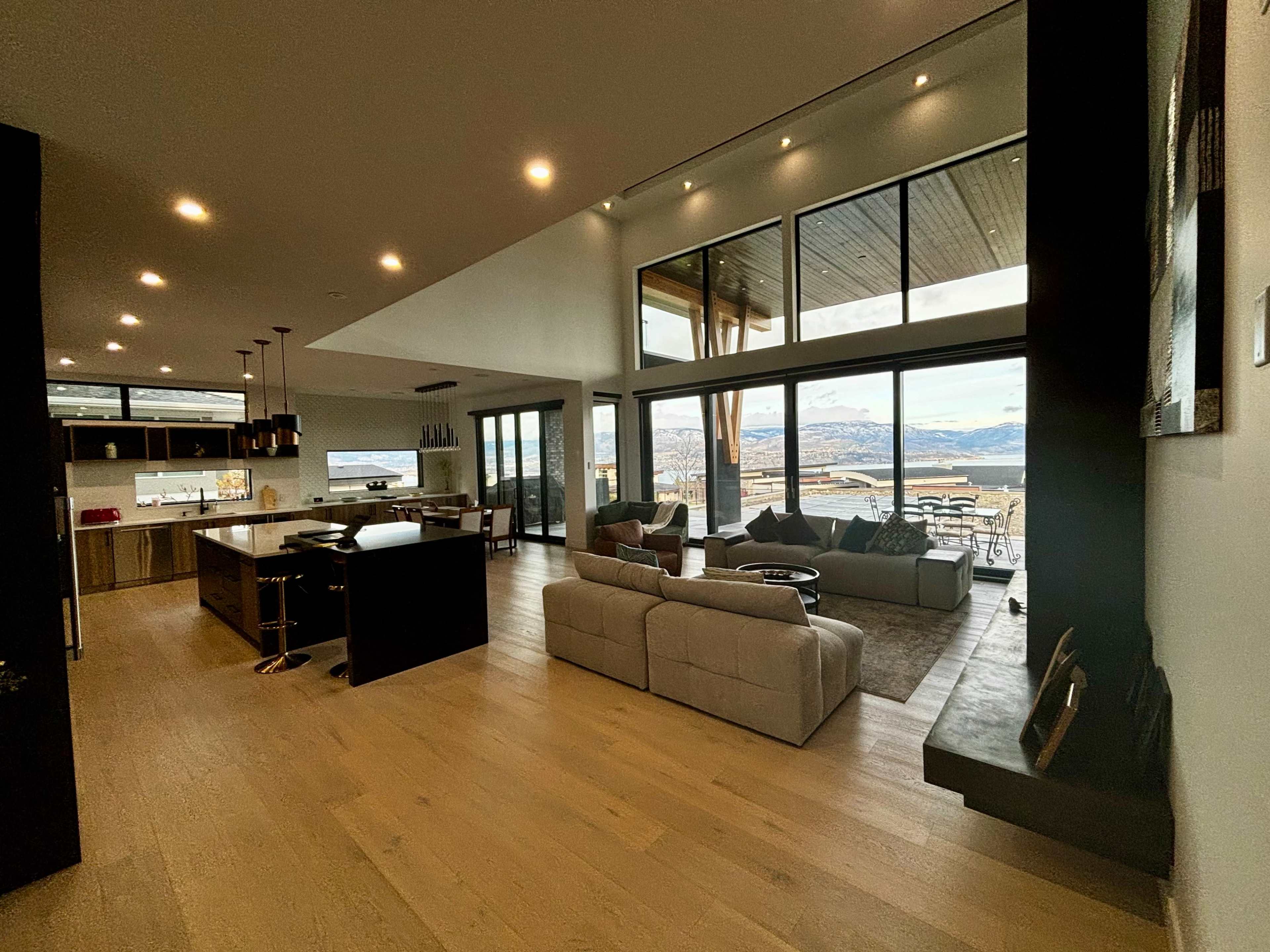 180 degree lake view house on a hill in a high end neighbourhood Image in Southwest Mission, Kelowna, BC