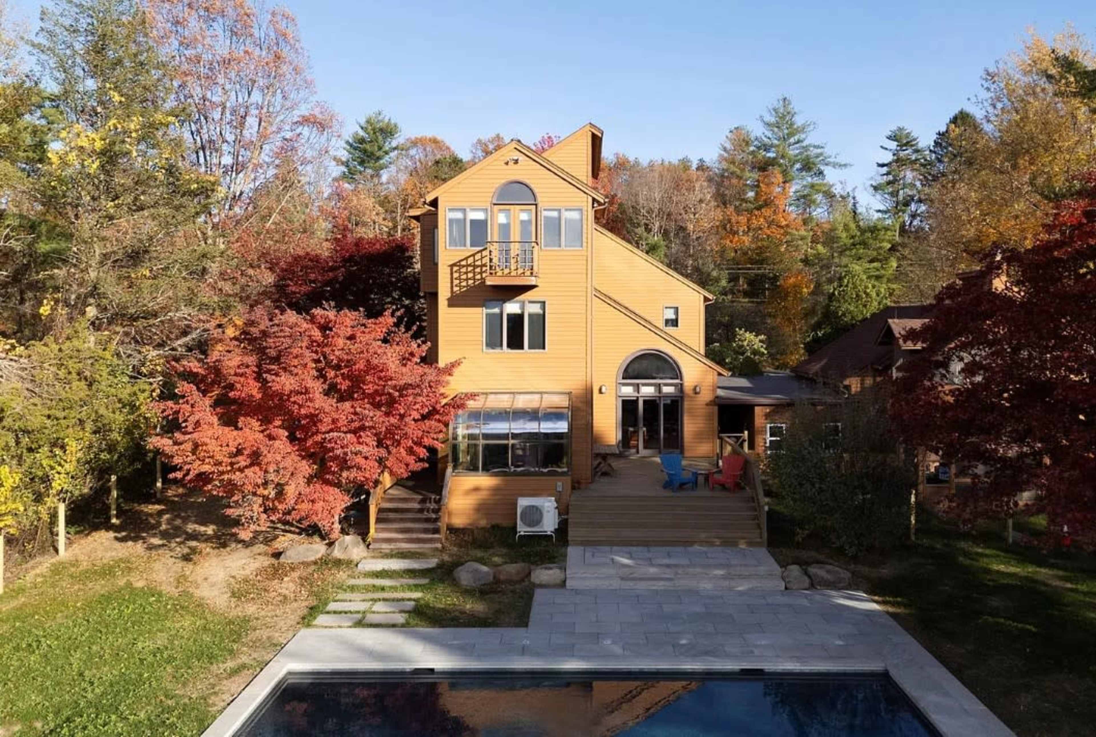 Modern Hudson Valley Home + Pool with Spectacular Catskill Mountain Views and Sunsets Image in Red Hook, Red Hook, NY