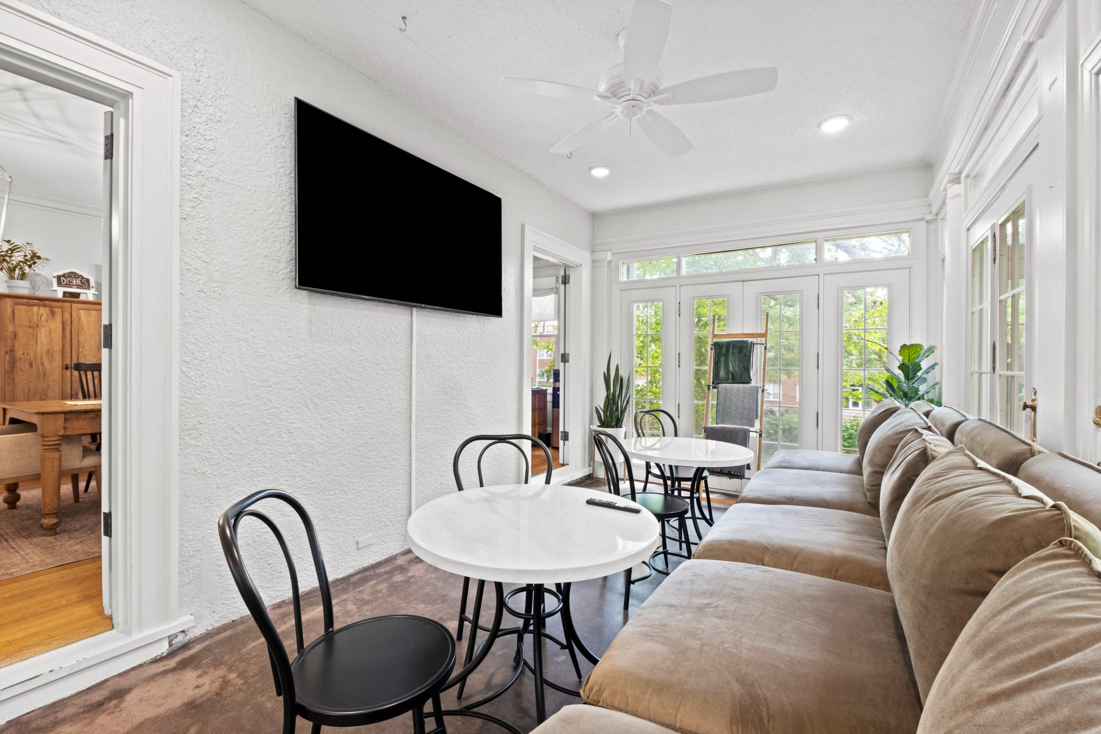 Cinematic Plaza-Area Mansion for Photoshoots, Video Productions & Events Image in Southmoreland, Kansas City, MO