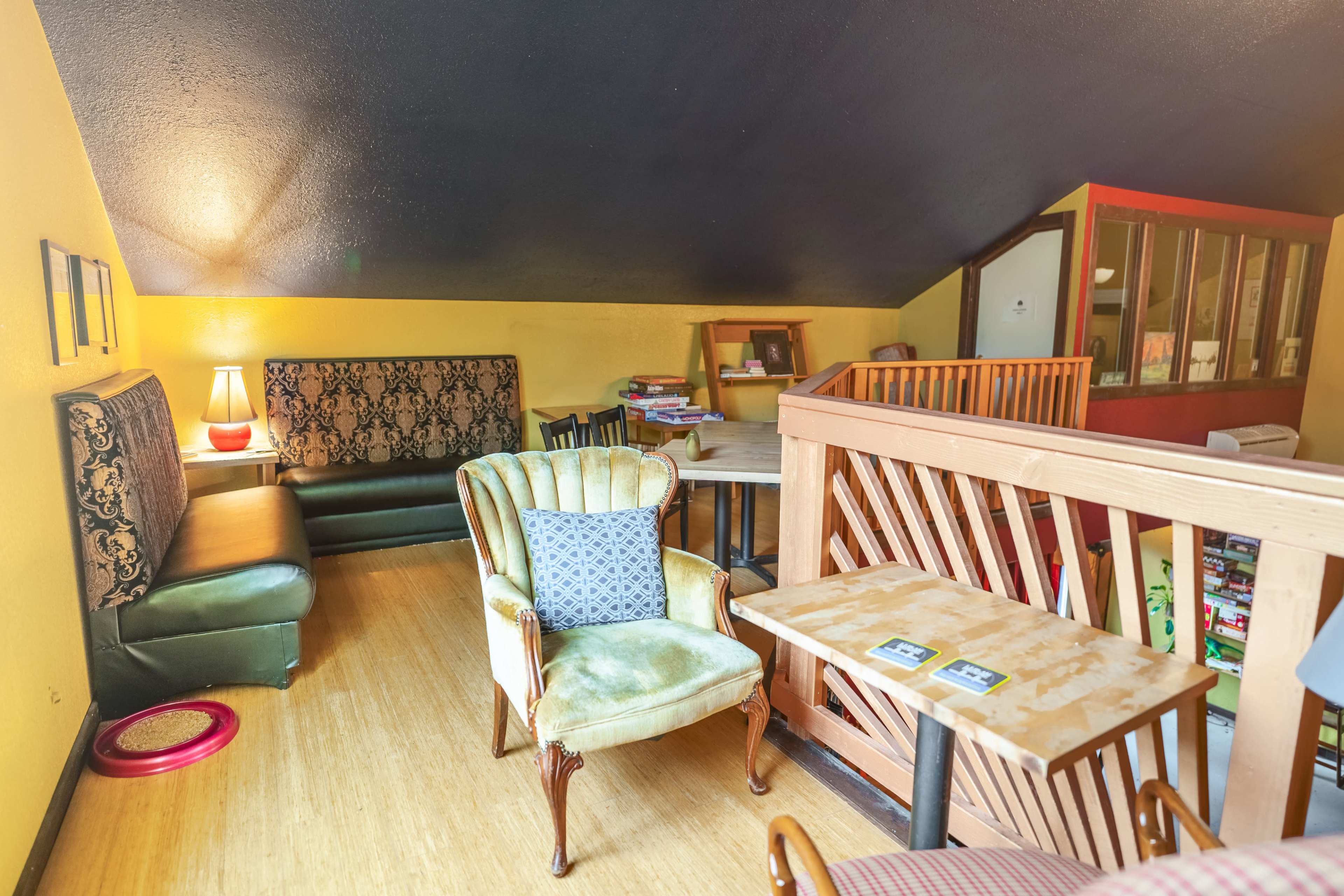 Cozy Portlandia Brewery Image in Southeast Portland, PORTLAND, OR