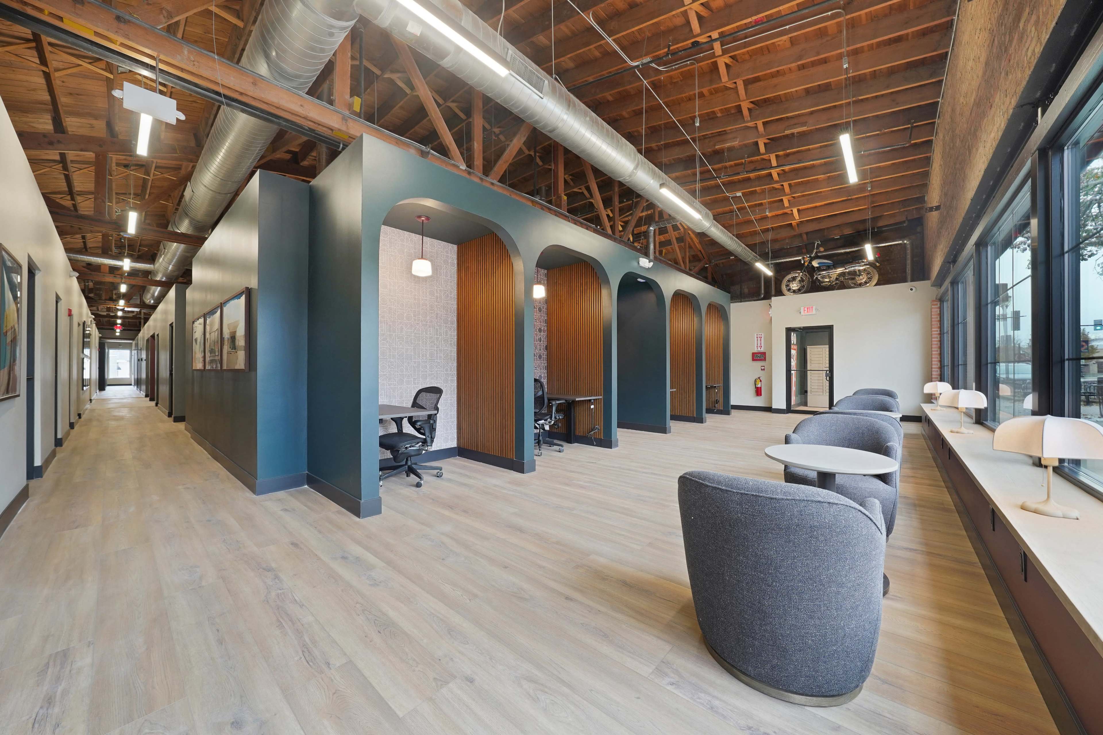 SPACIOUS FLEXIBLE COLLAB ROOM in the heart of Lake County Image in Libertyville Township, Libertyville, IL