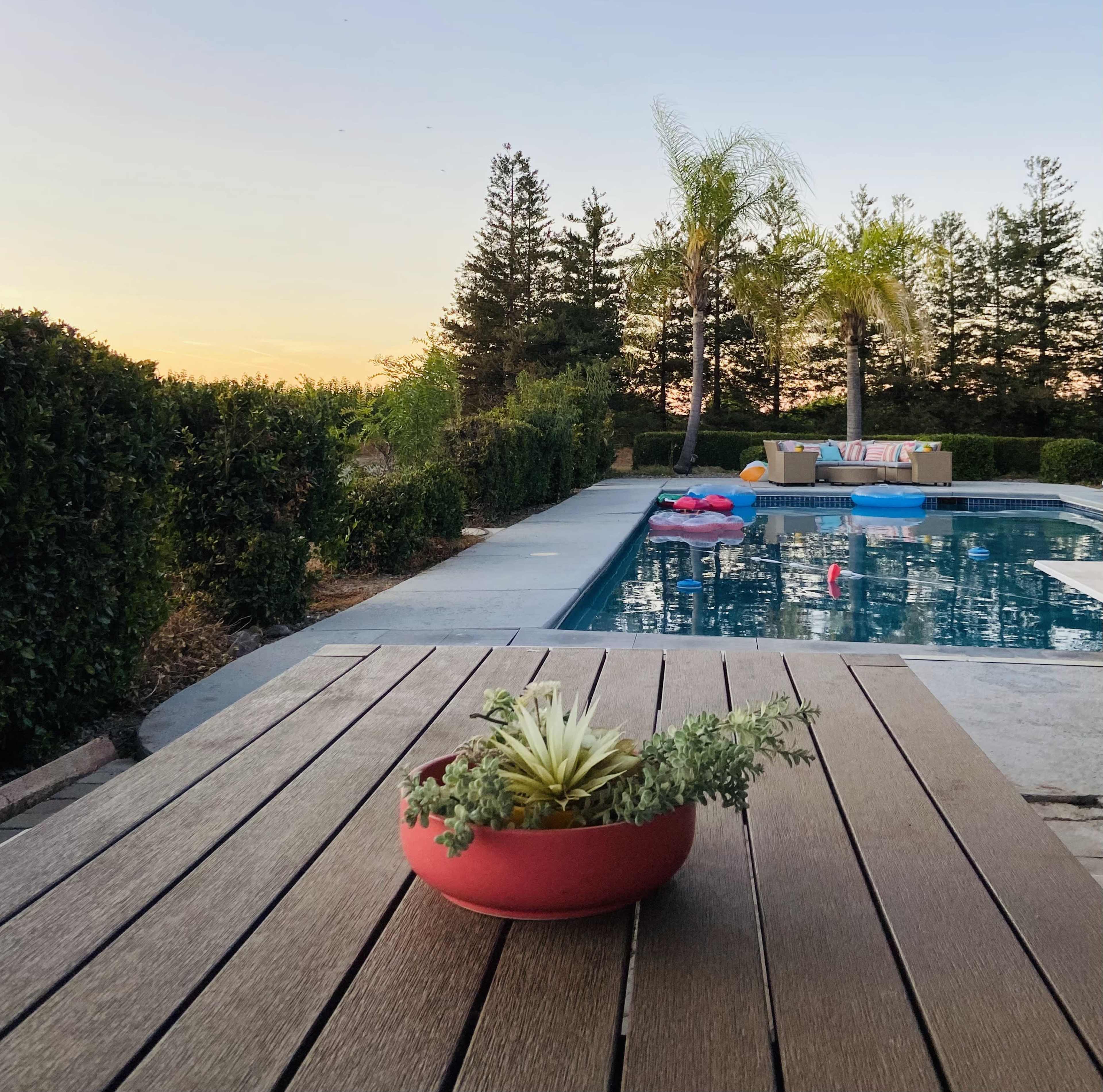 Unique Designer Villa with Multiple Backdrops and Natural Light Image in , Vernalis, CA