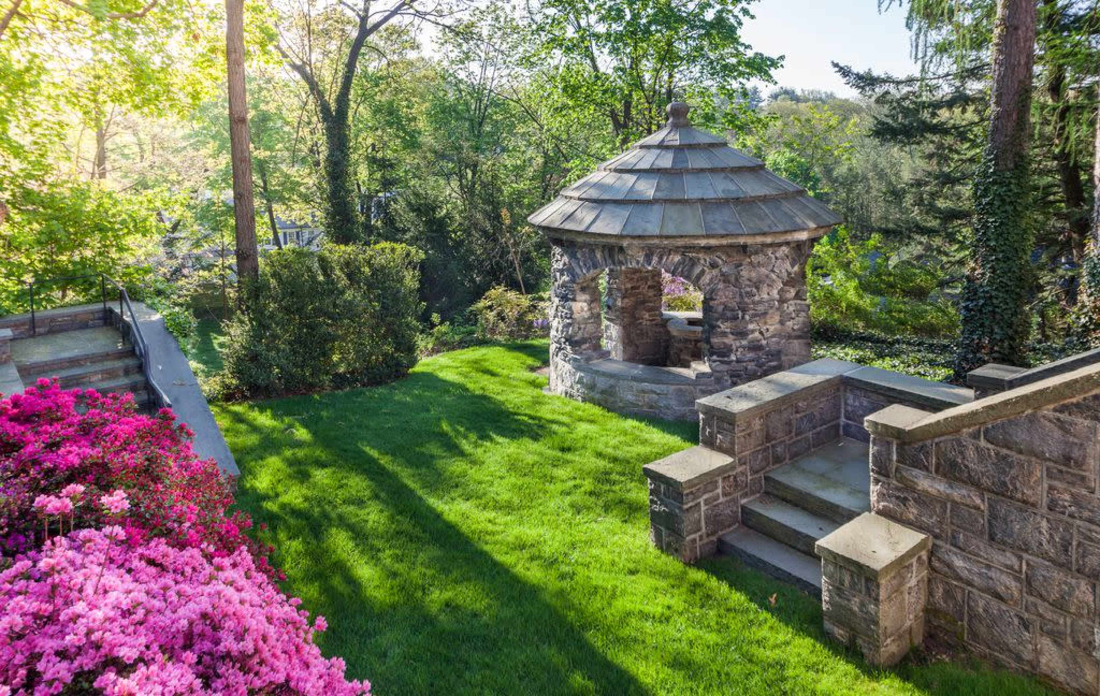 Gilded Age Mansion 15mis from NYC Image in Eastchester, Bronxville, NY