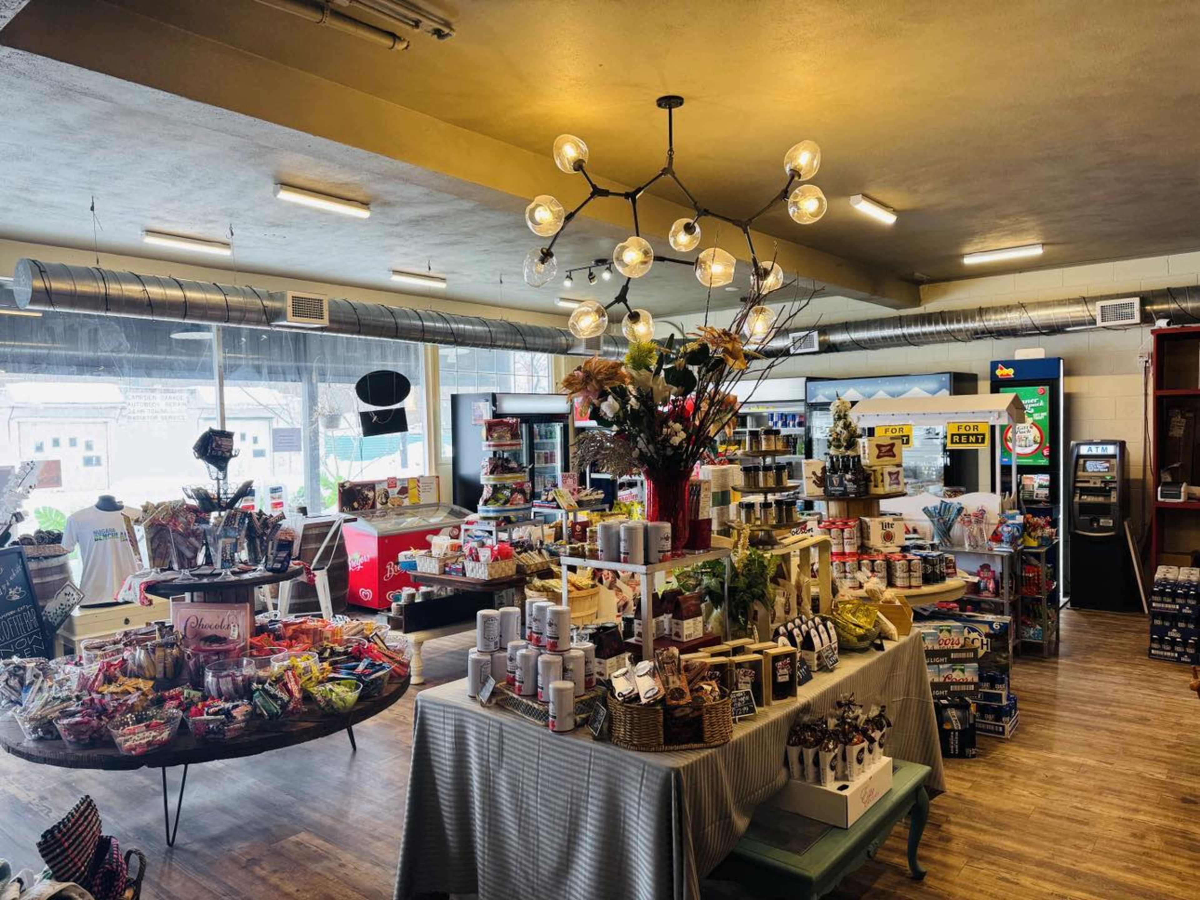 Rustic Country Store with a unique STAY.EAT.SHOP concept in Niagara Benchlands Winery Region Image in Campden, Campden, ON